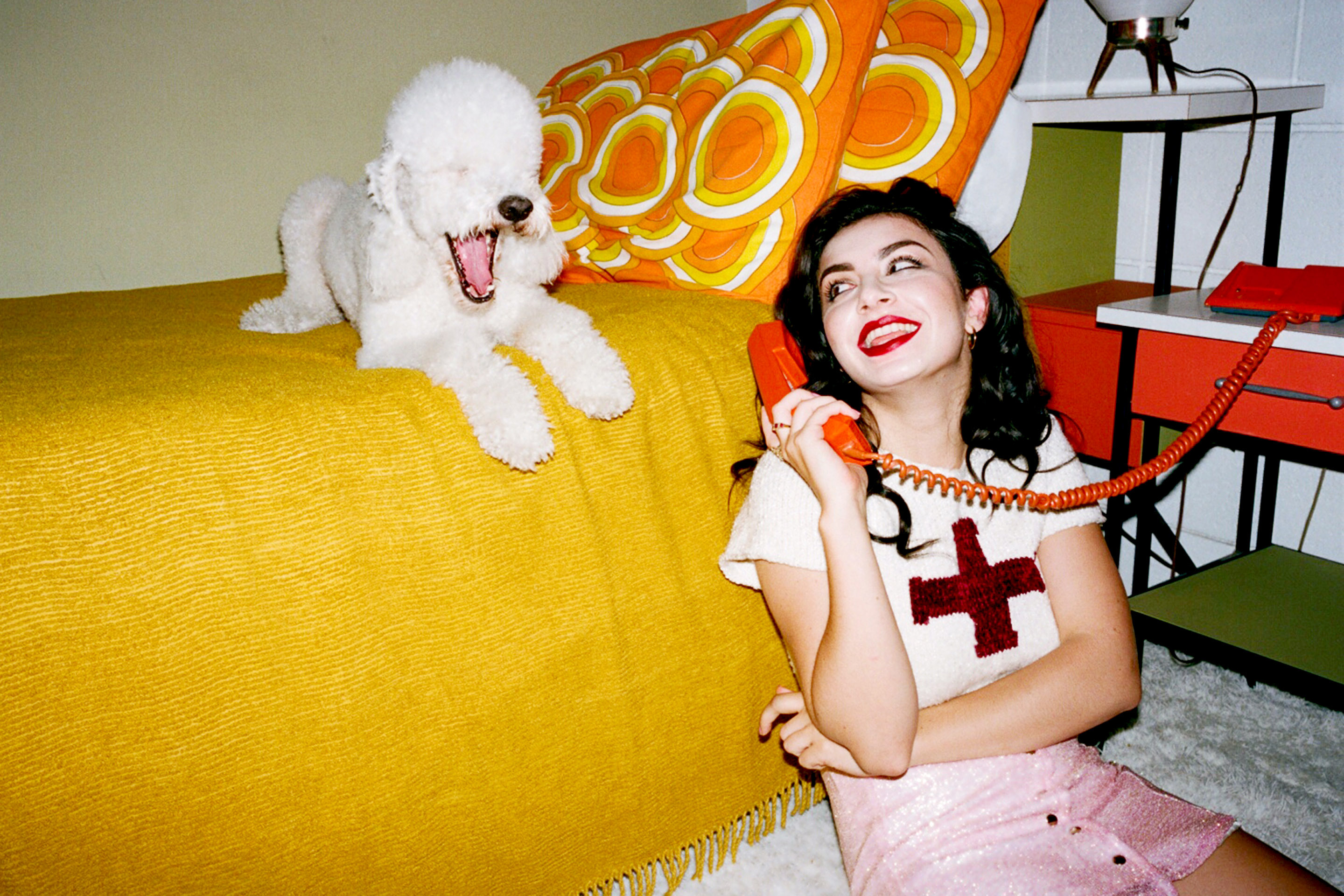 Bella howard CHARLI26