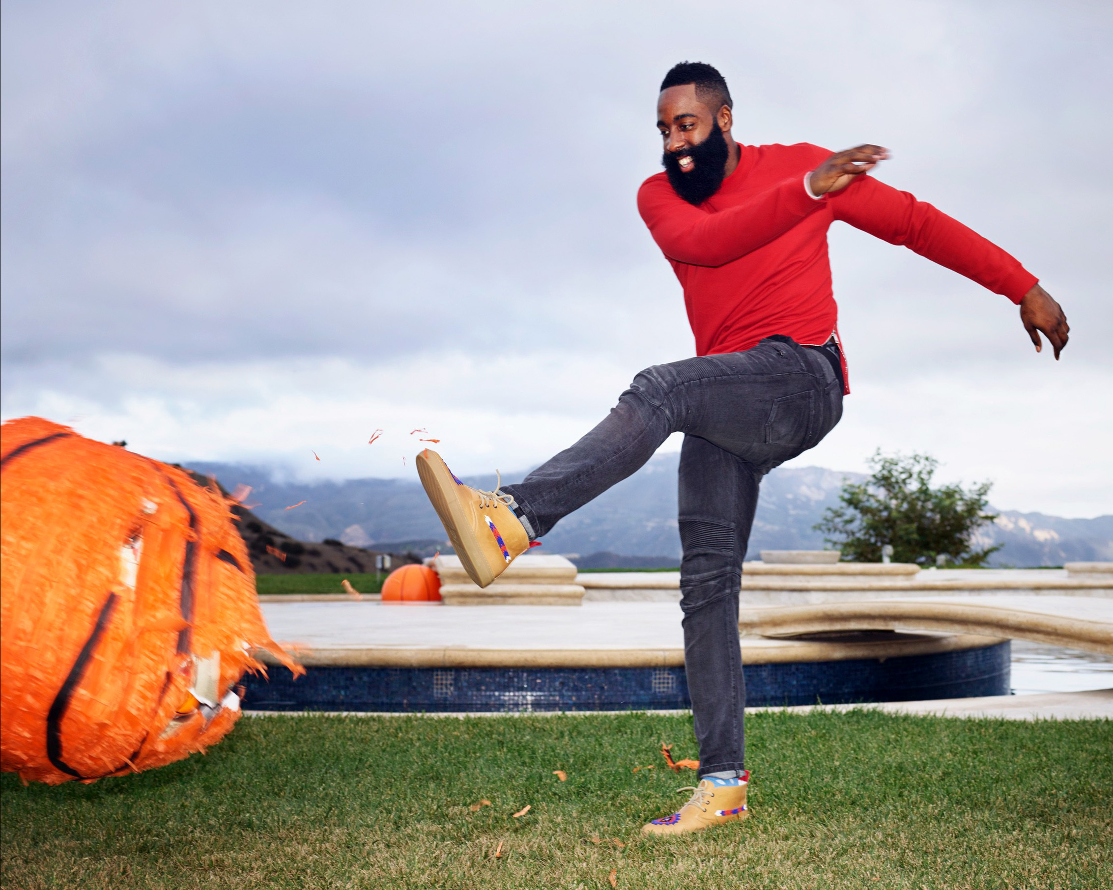 Bella howard JAMES HARDEN03