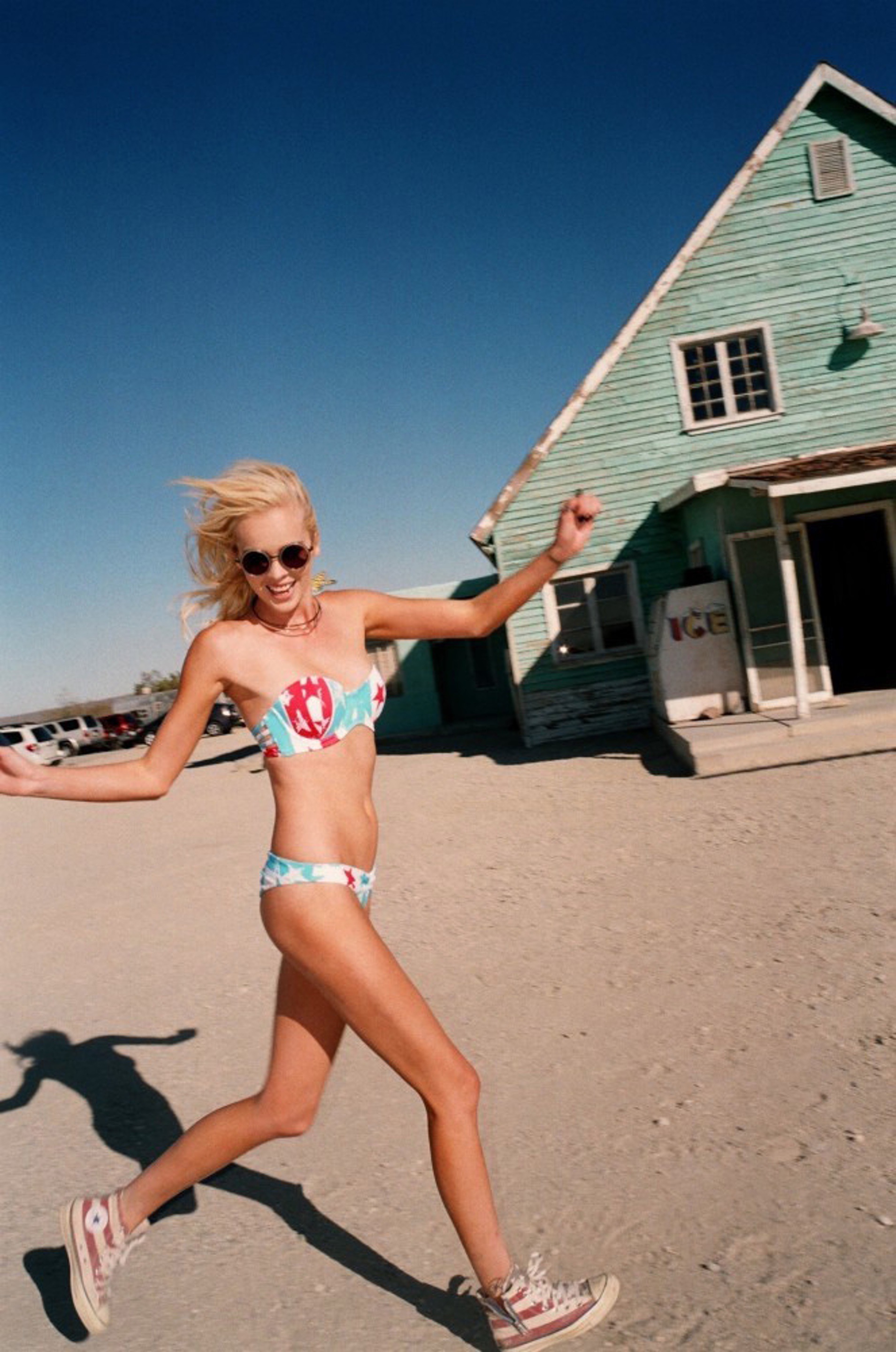 Bella howard OLIVIA01