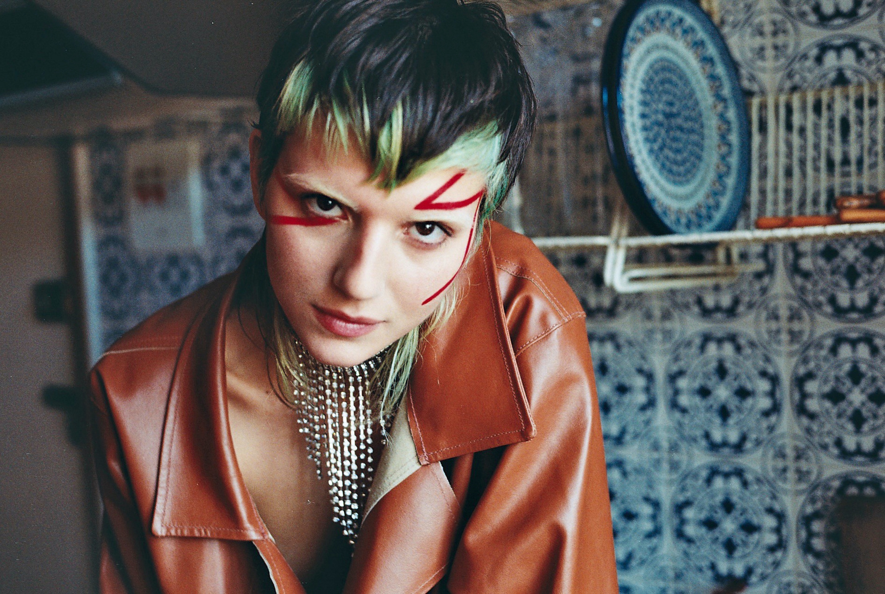 Bella howard READY05