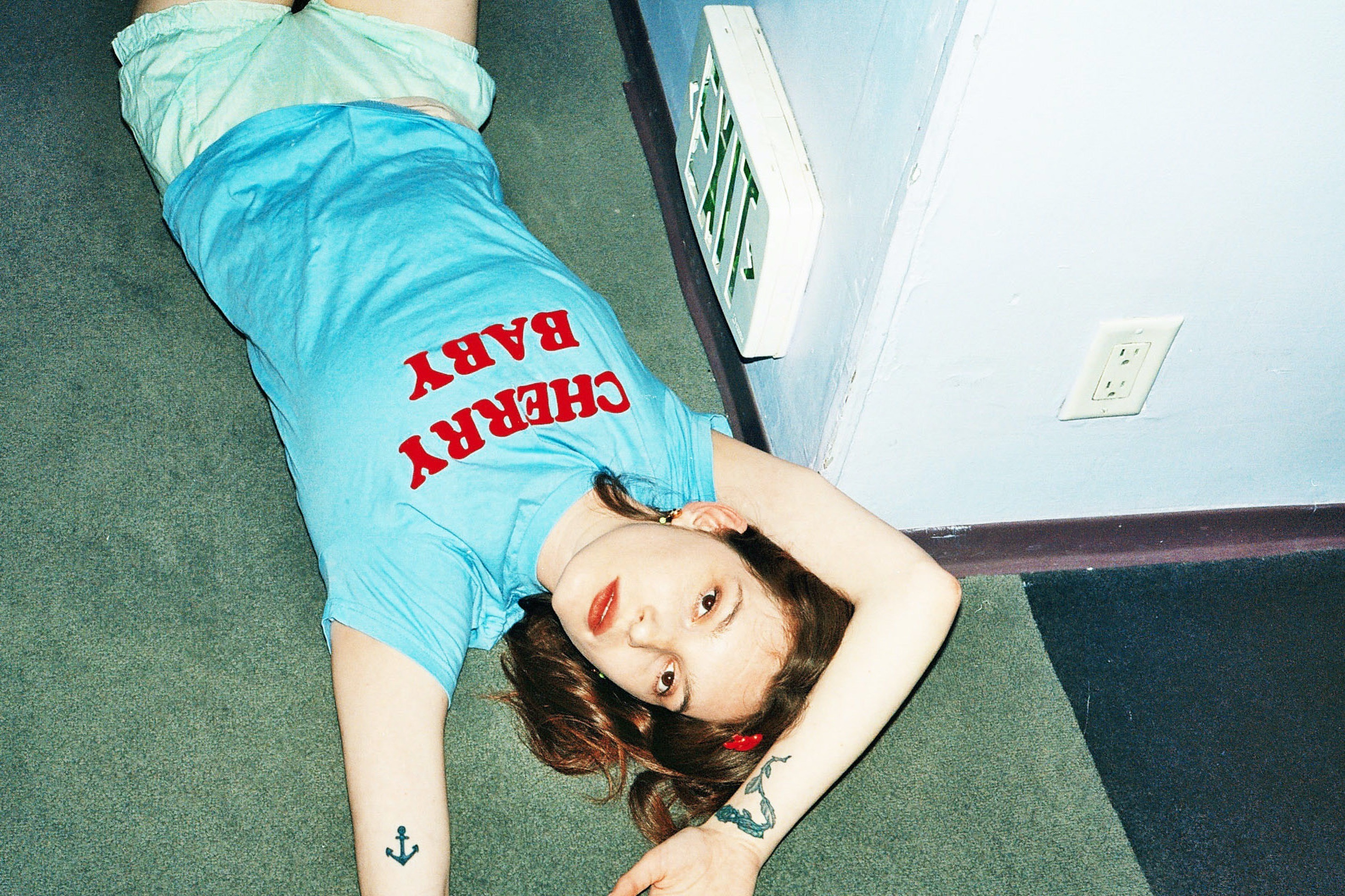 Bella howard VANNA05