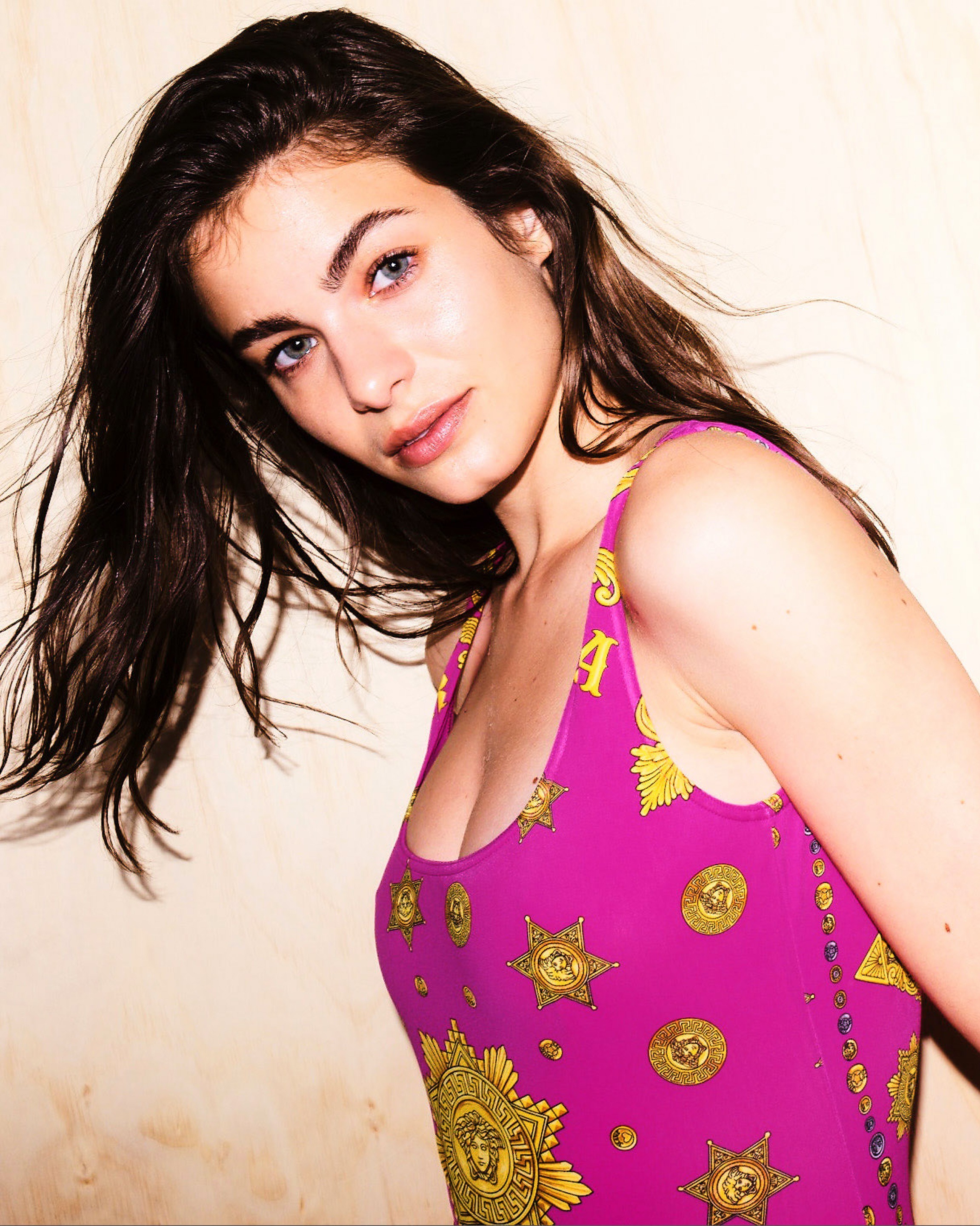 Bella howard VERSACE06