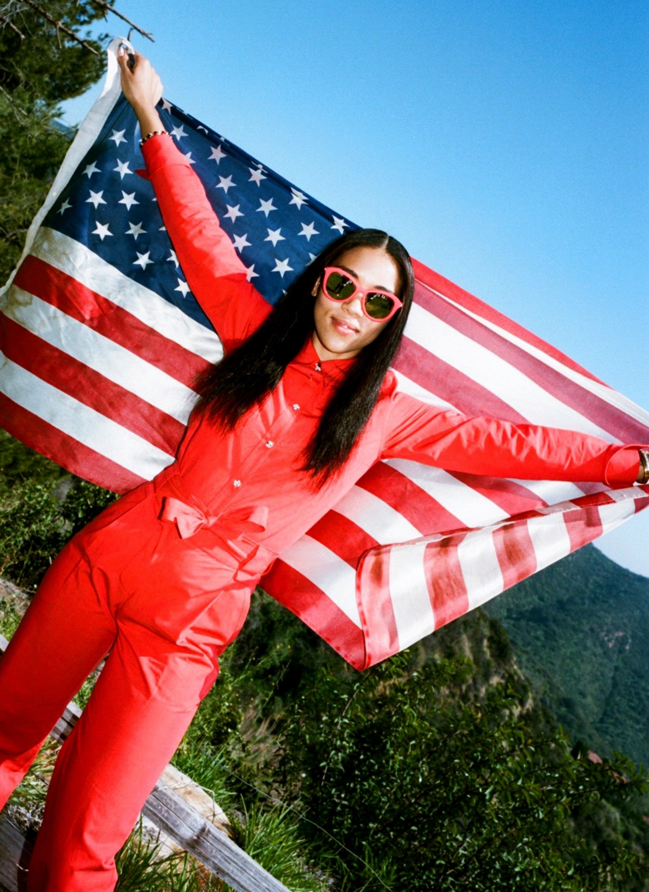 Bella howard YOUNG HOLLYWOOD06