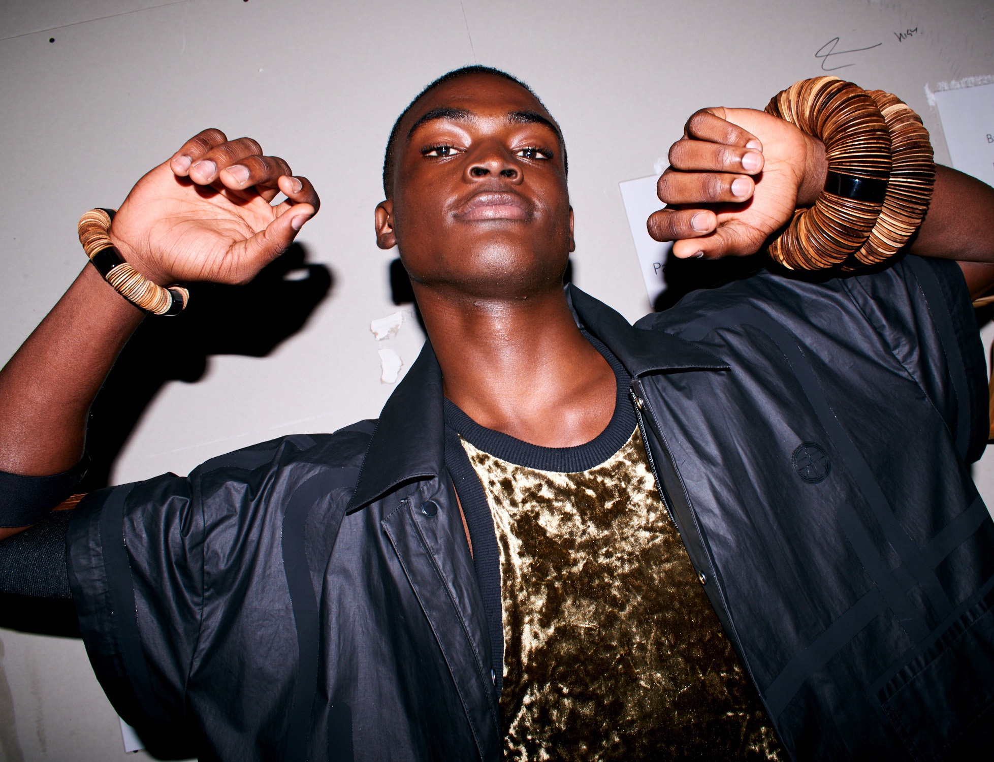 Bella howard backstage 15