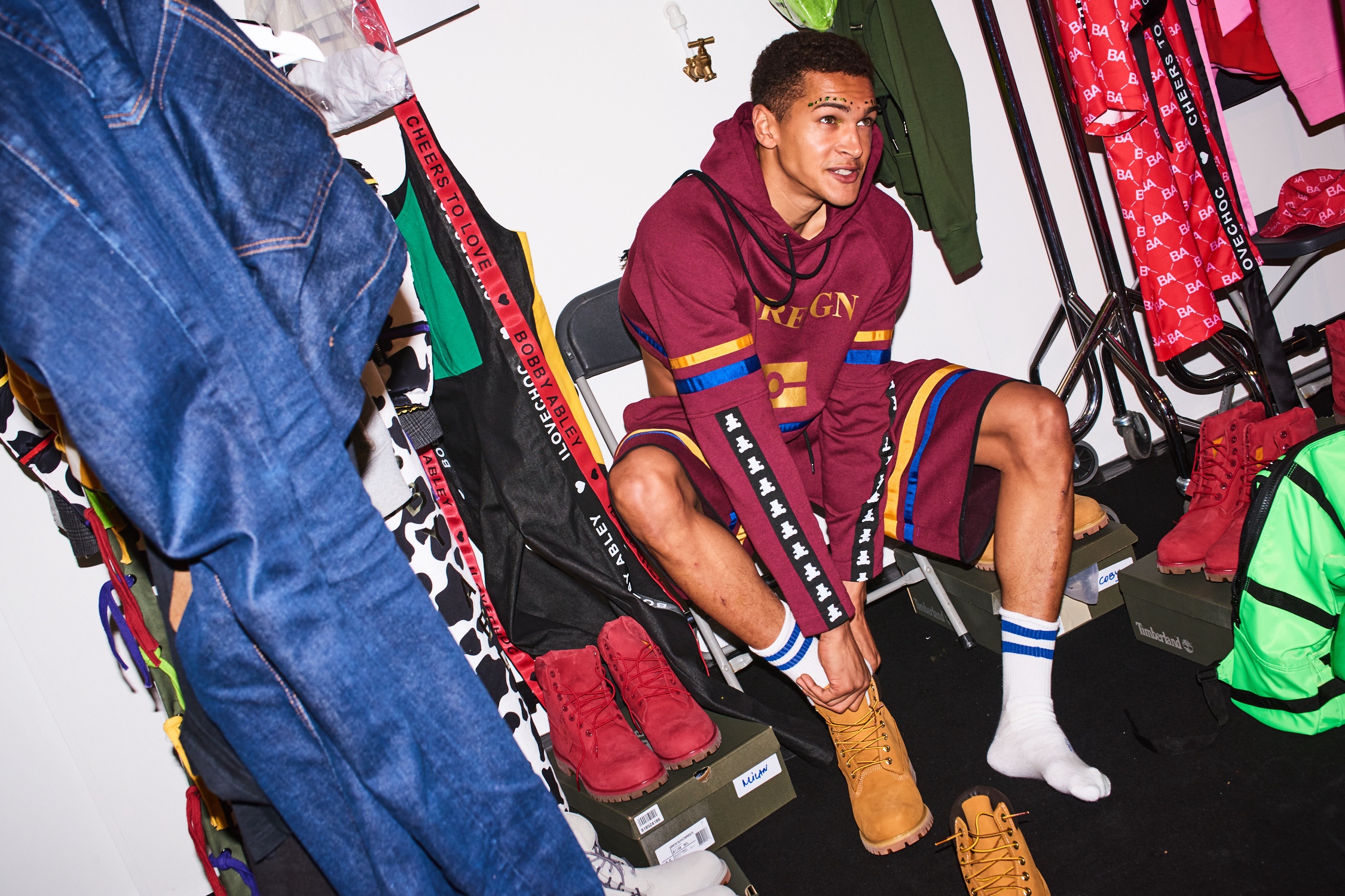 Bella howard backstage 19