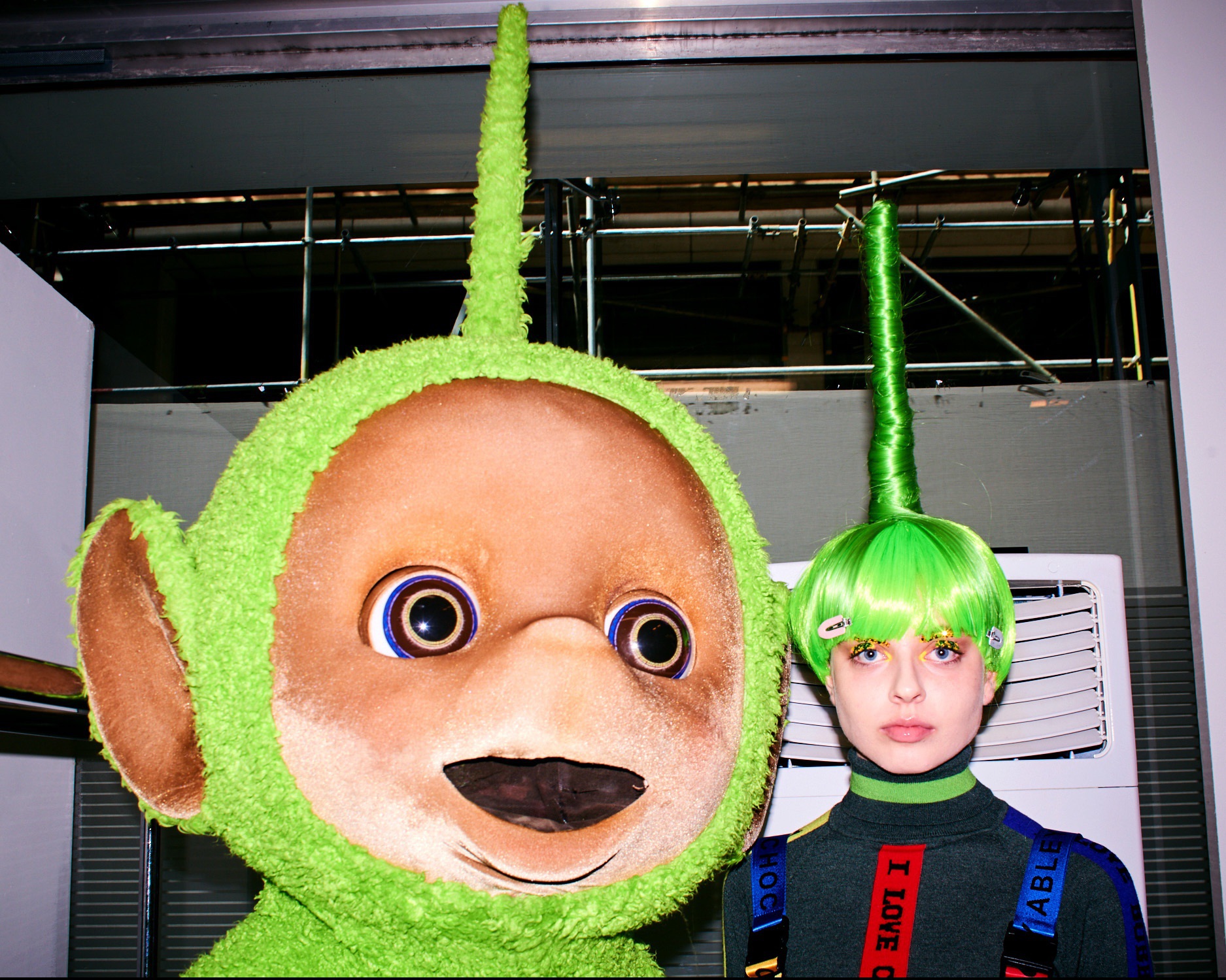 Bella howard backstage 26