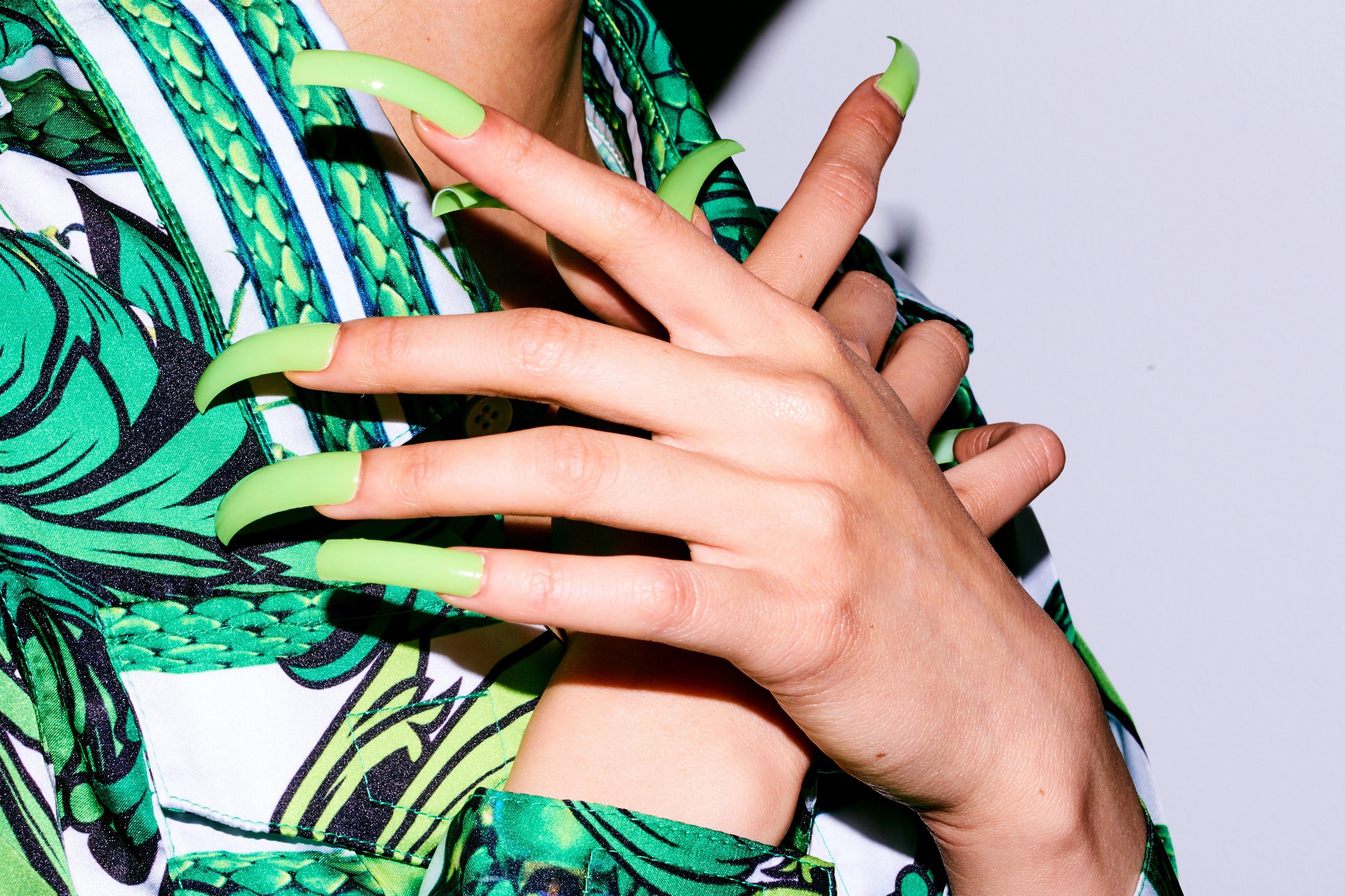 Bella howard backstage 36