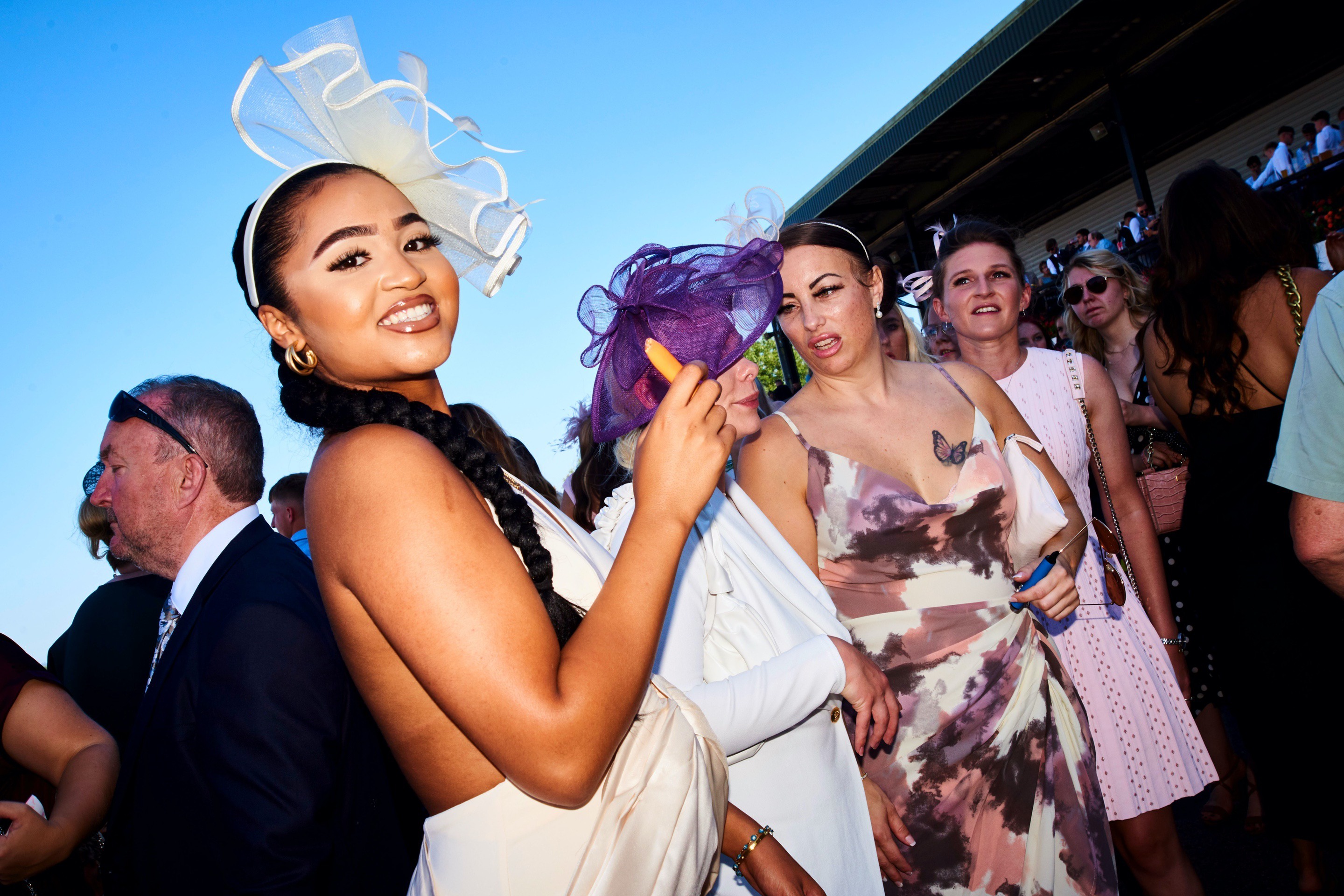 Bella howard beverley races32