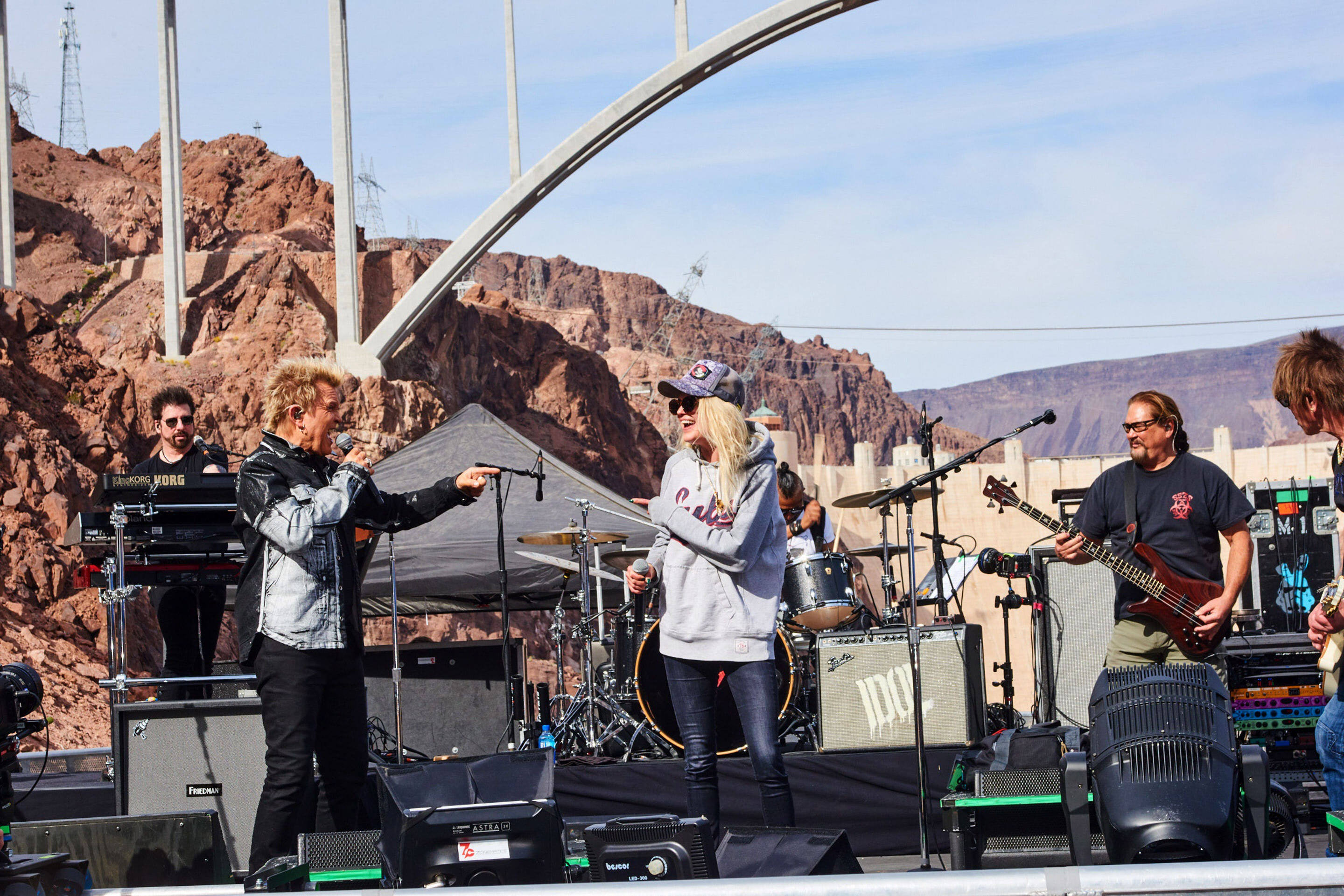 Bella howard billy idol 01