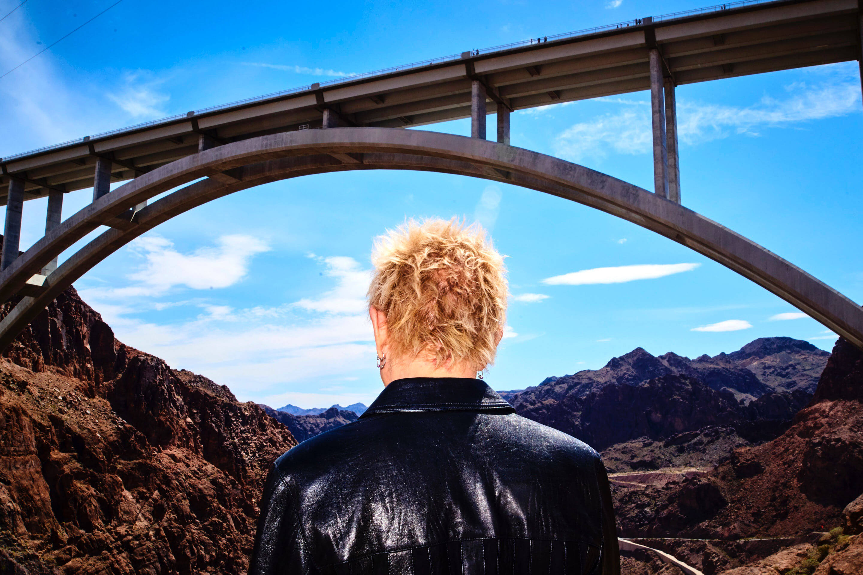 Bella howard billy idol 03