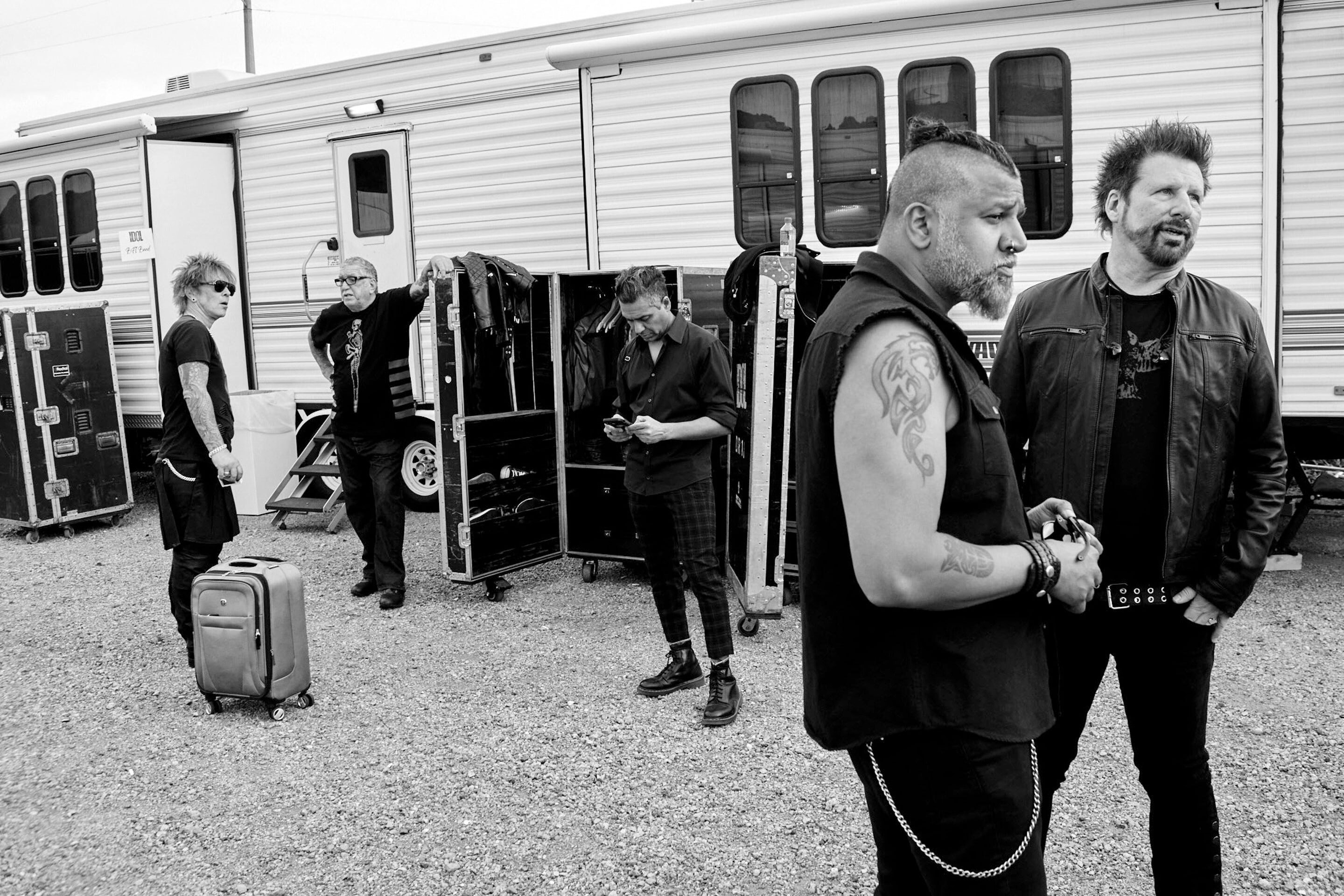 Bella howard billy idol 07