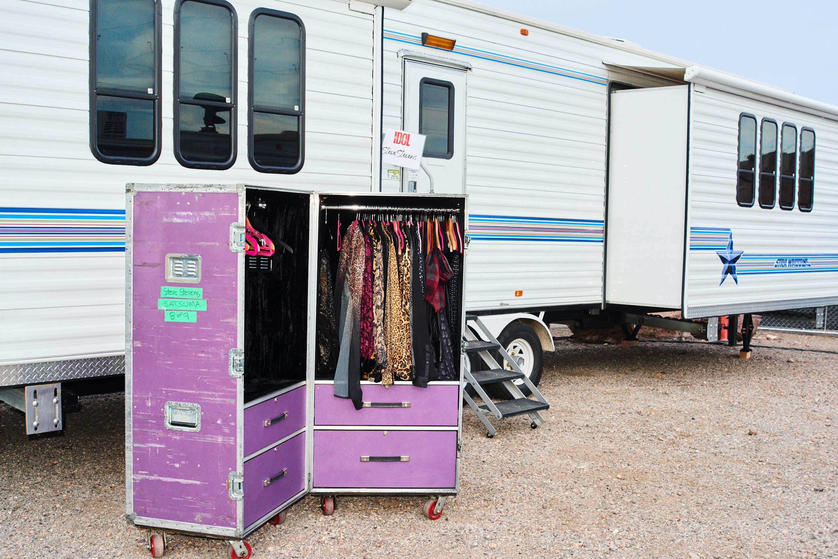 Bella howard billy idol 20