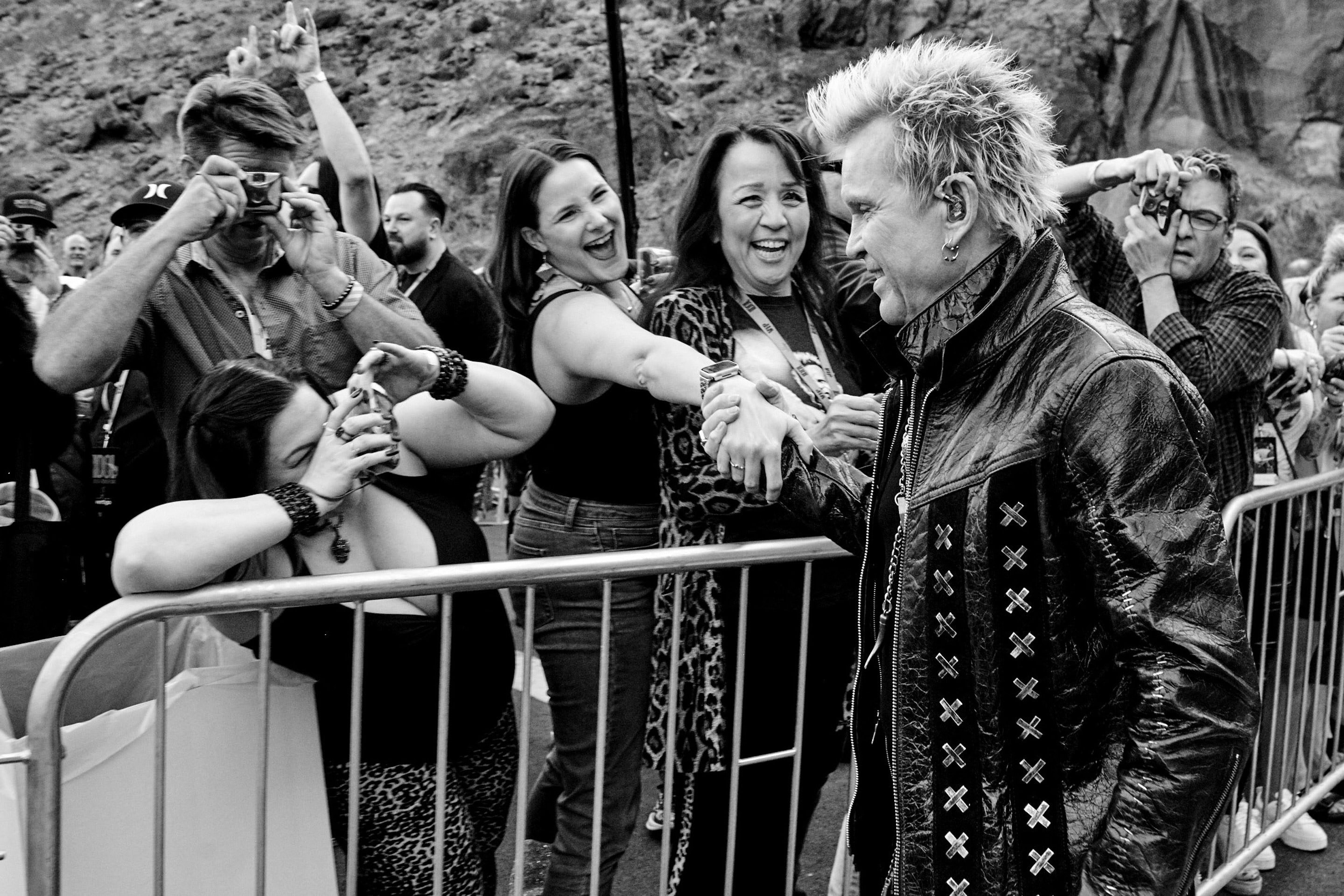 Bella howard billy idol 27