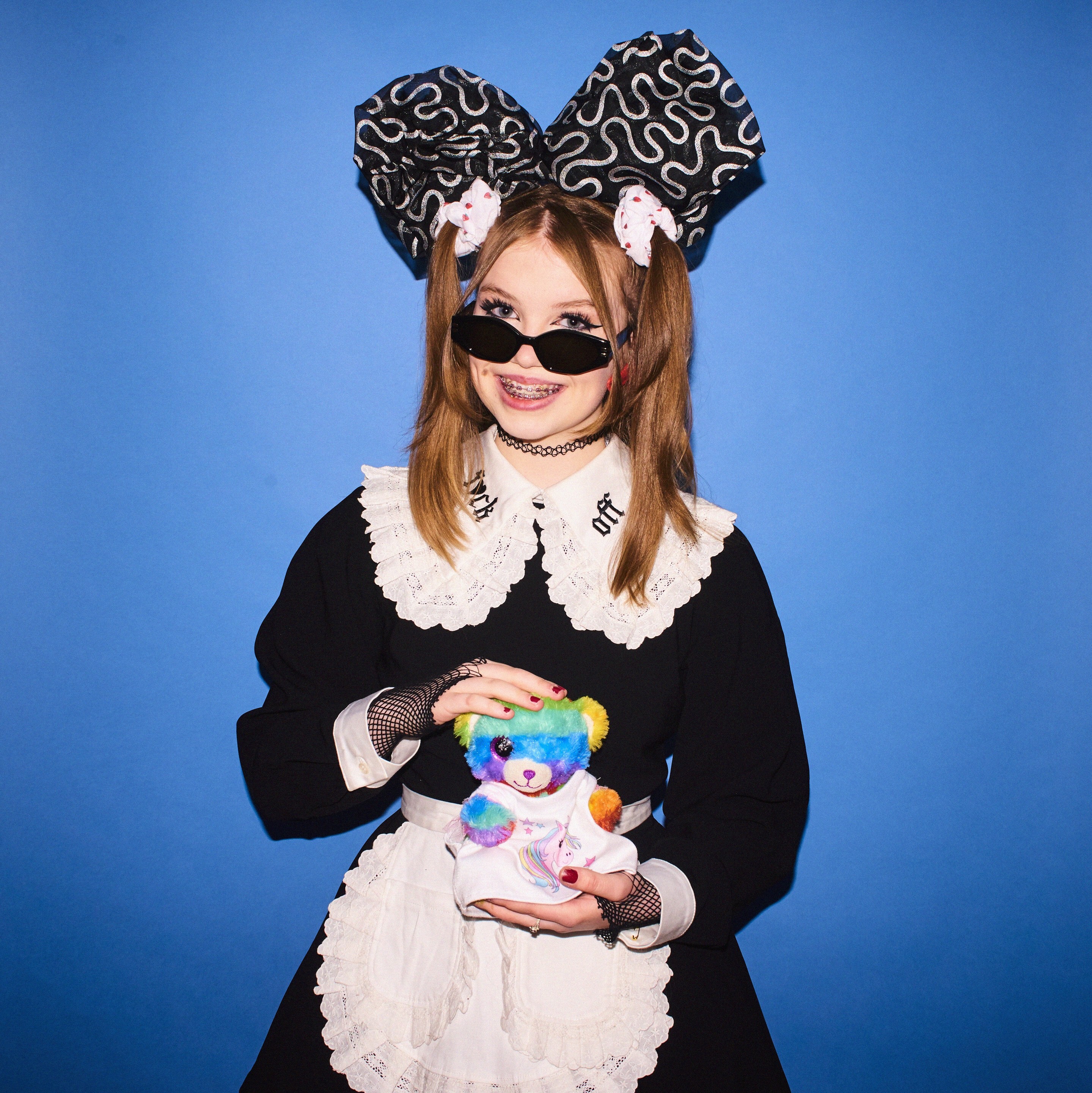 Bella howard bright young things04