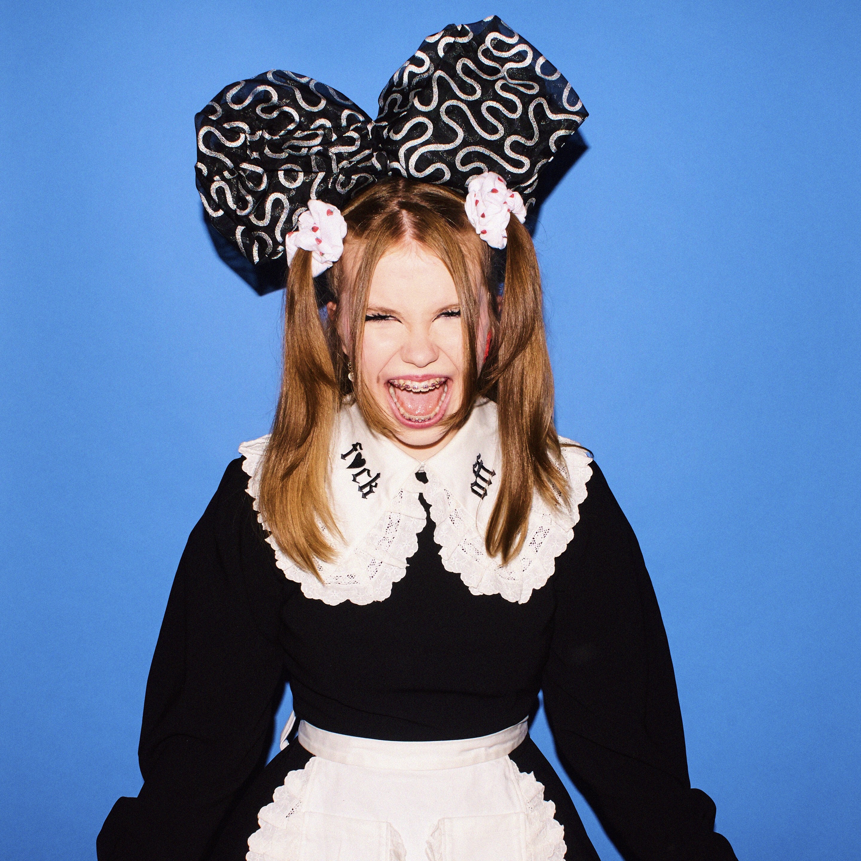 Bella howard bright young things05