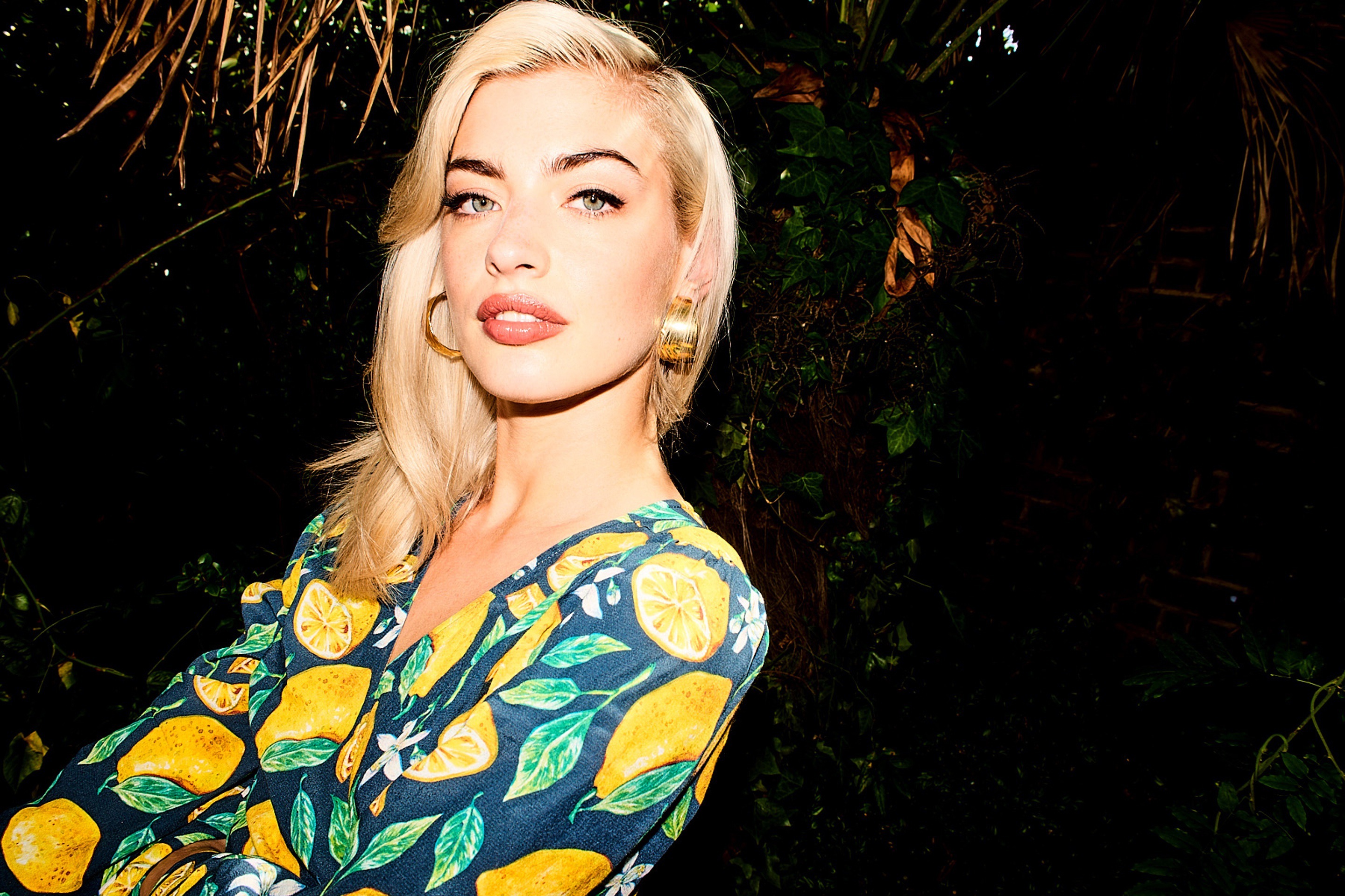 Bella howard coco fennell05