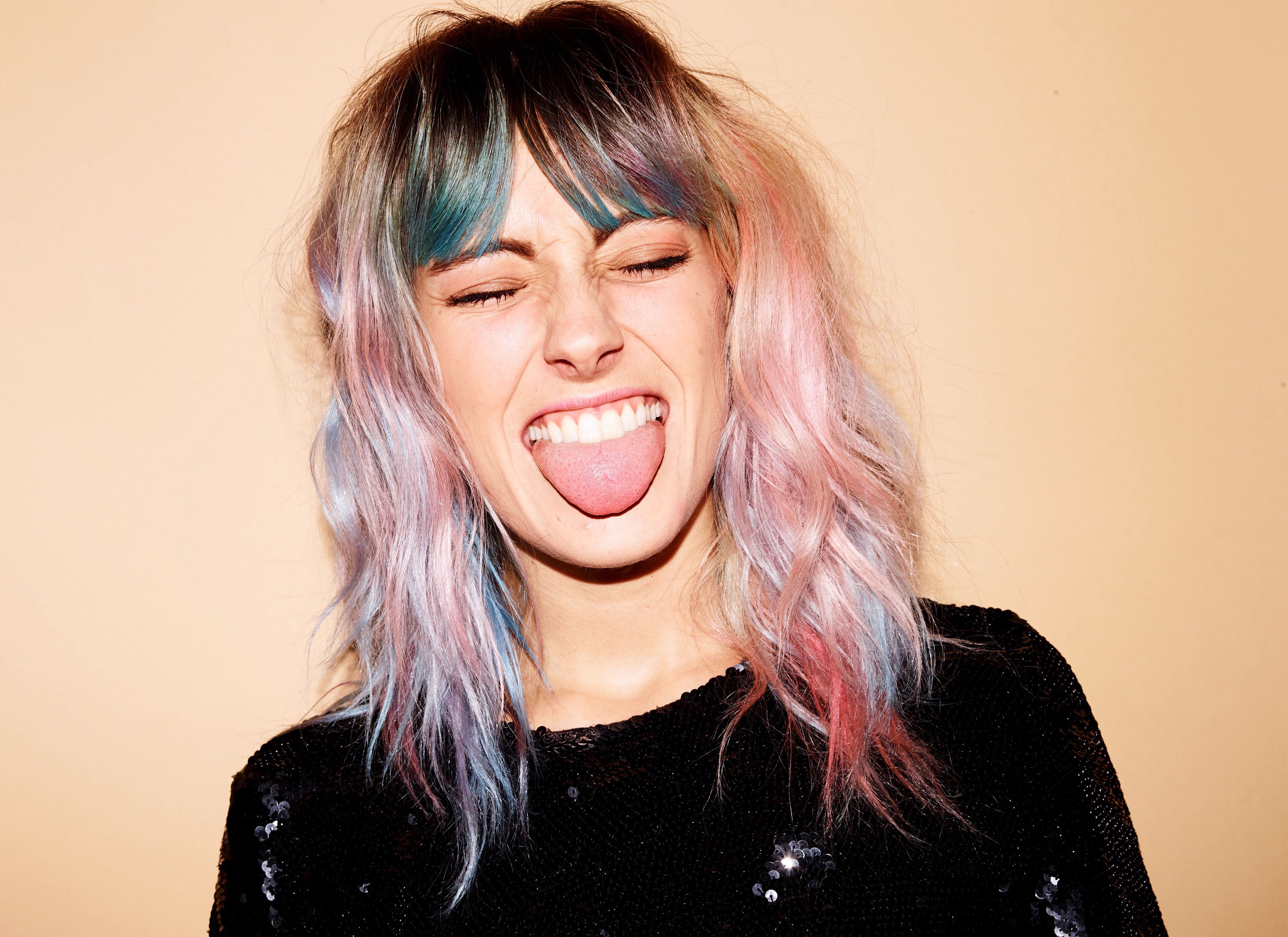 Bella howard elle style awards 10