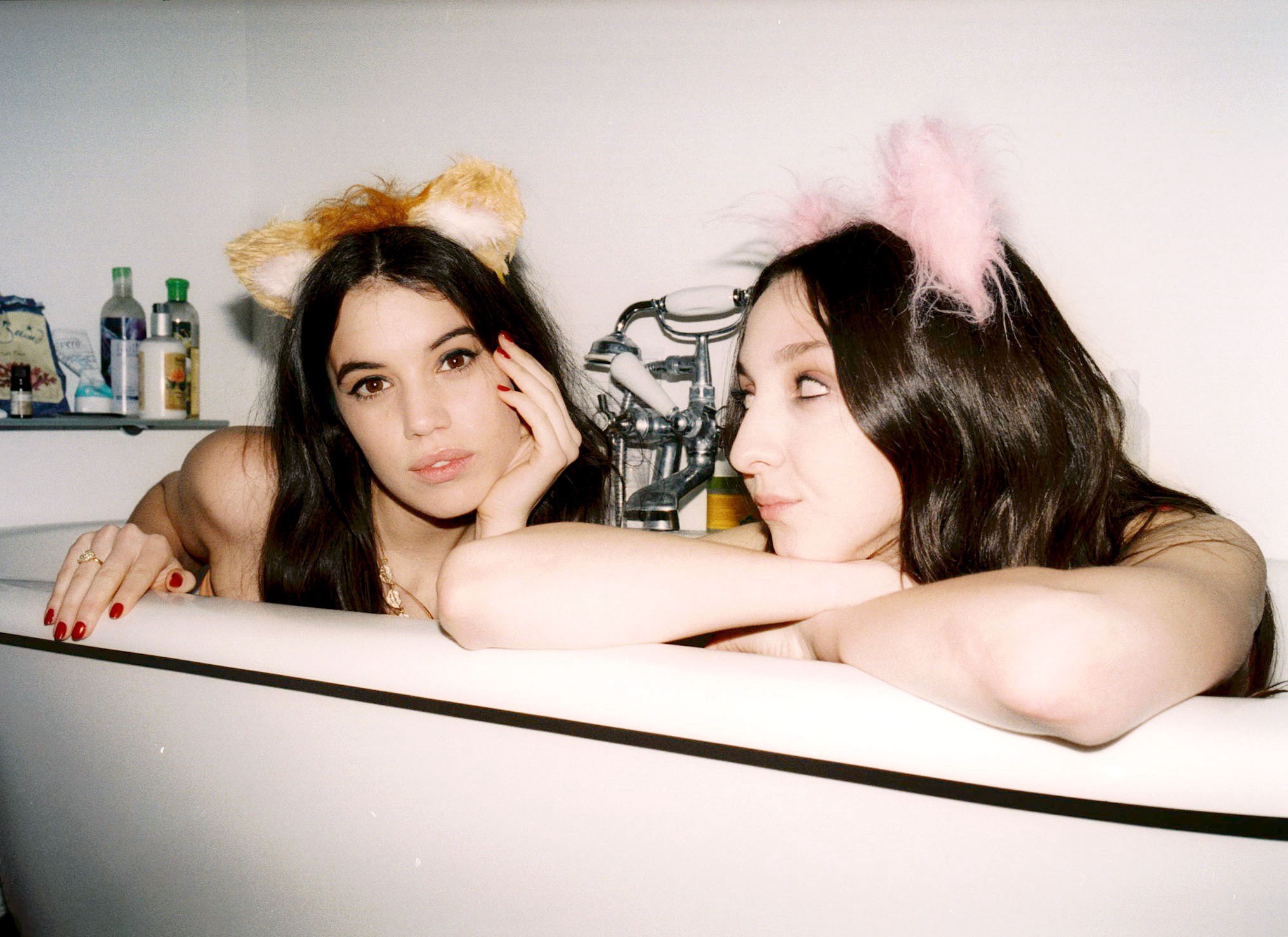 Bella howard galla and tish 05