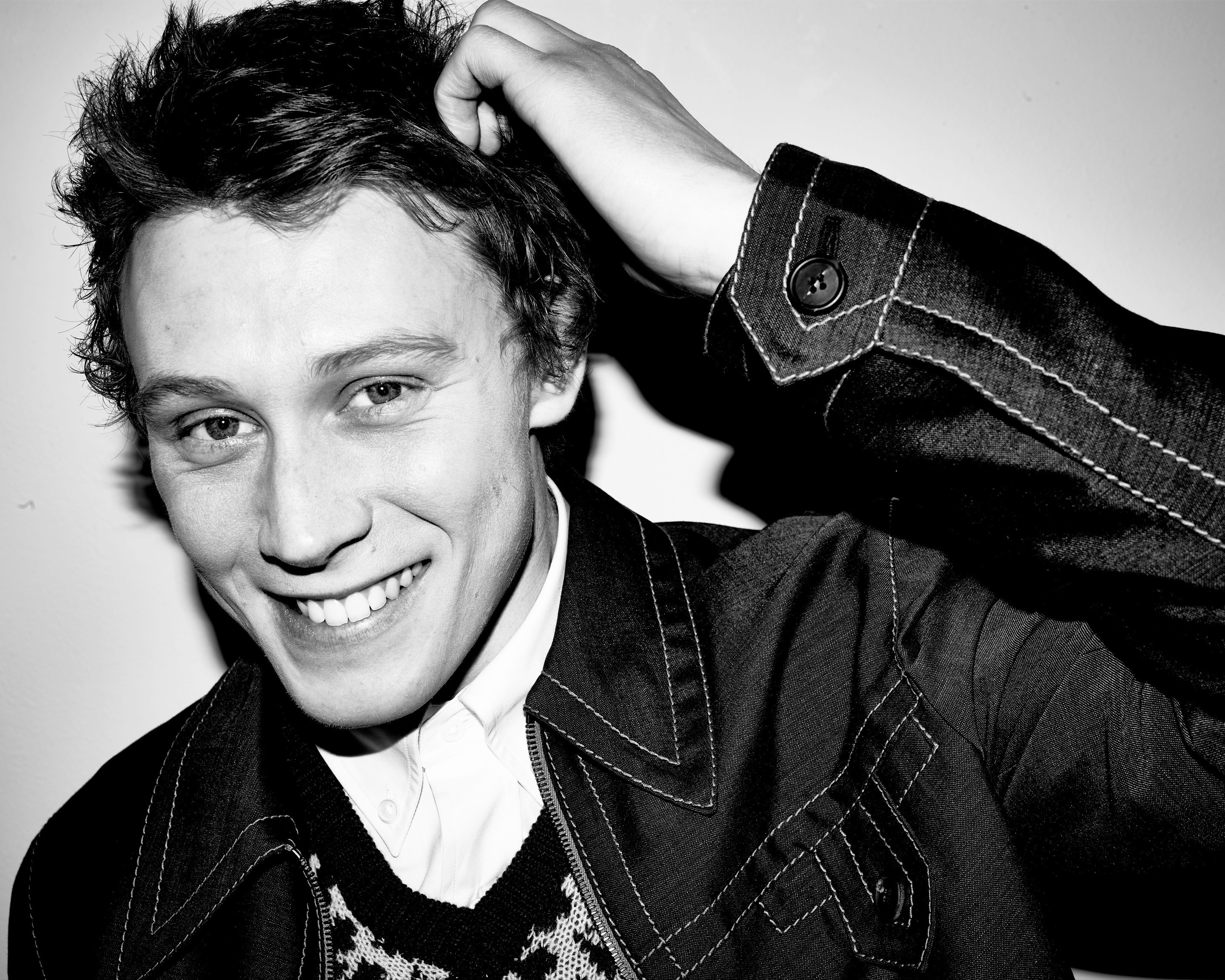 Bella howard george mackay08