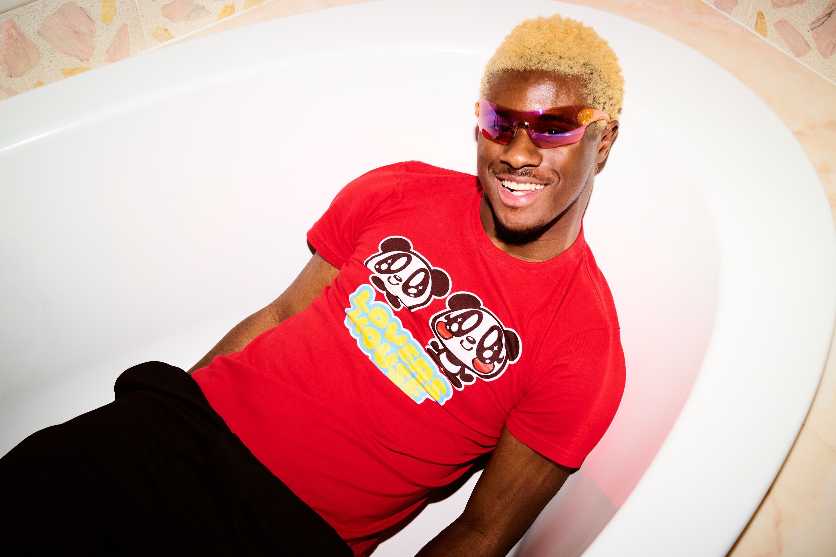 Bella howard idiakz01