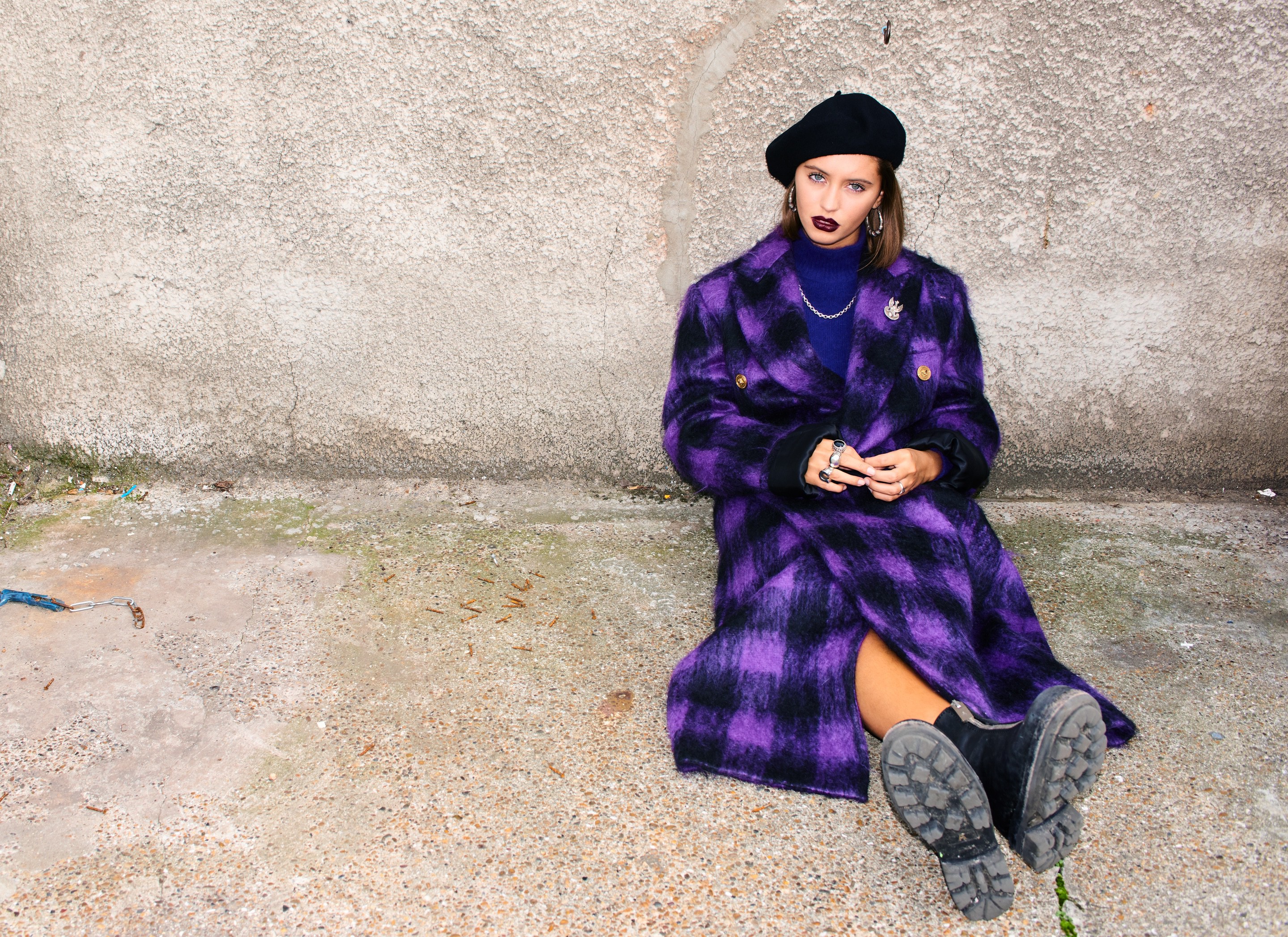 Bella howard iris law 10