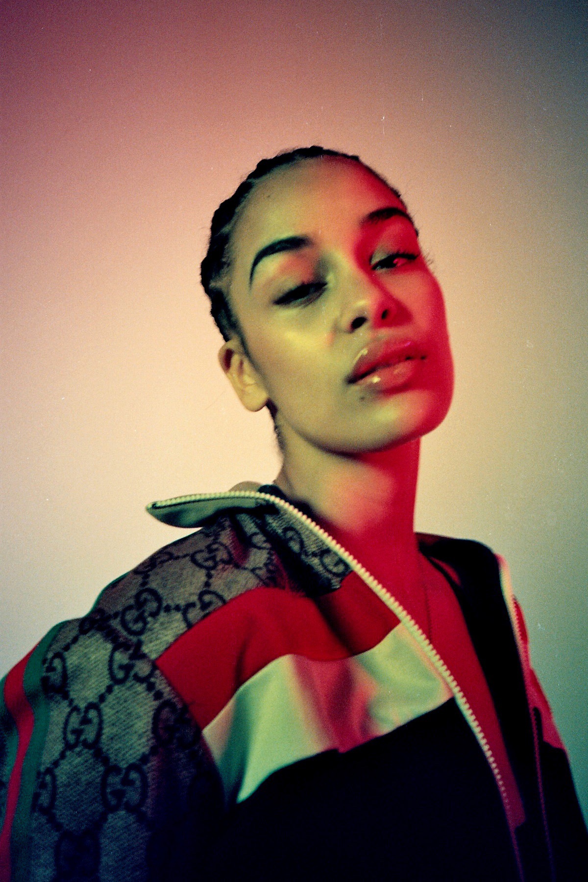 Bella howard jorja smith 01