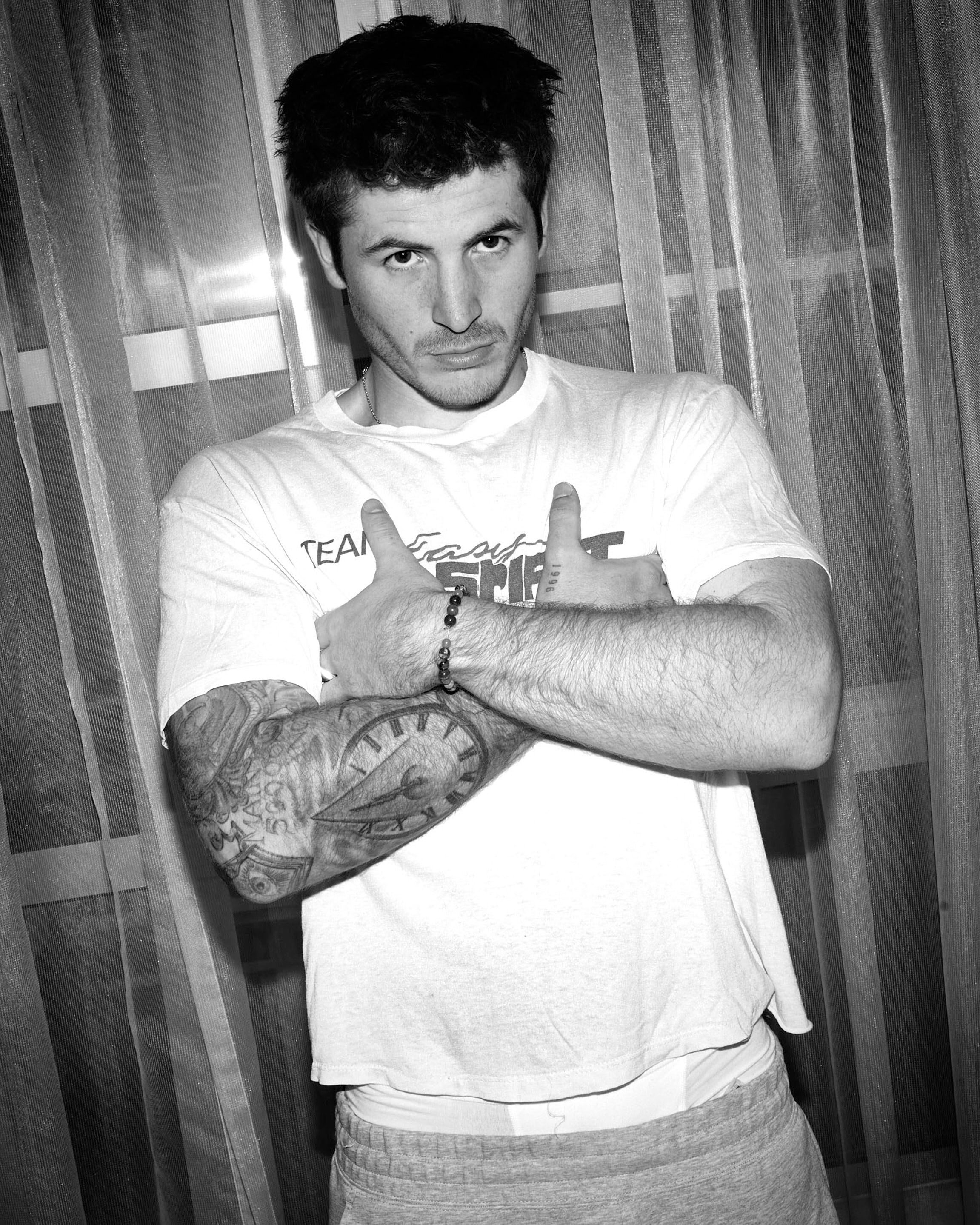 Bella howard kieron moore 04