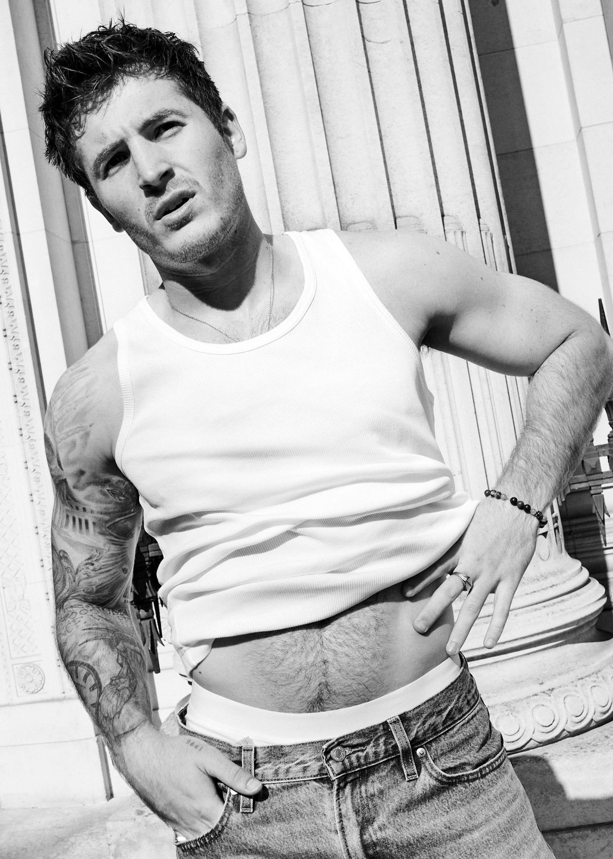 Bella howard kieron moore 06