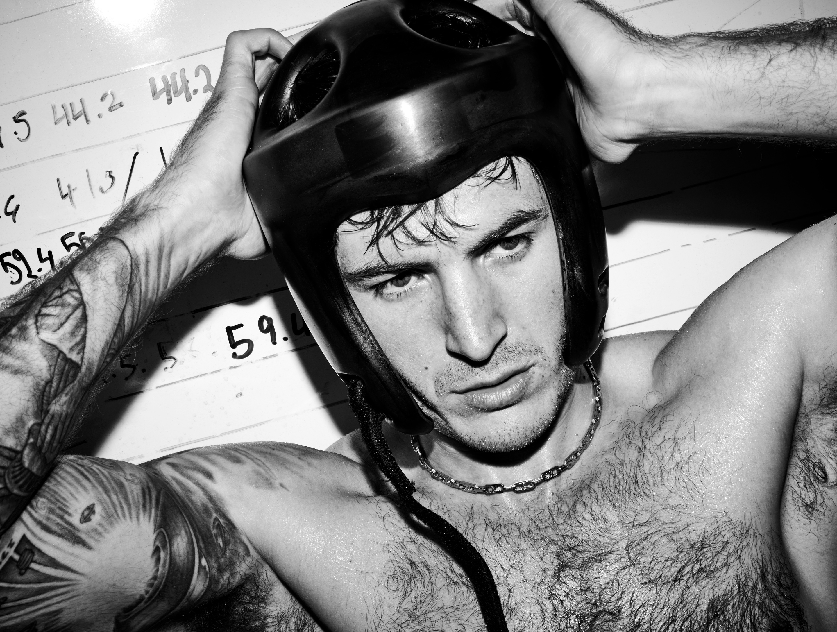 Bella howard kieron moore04