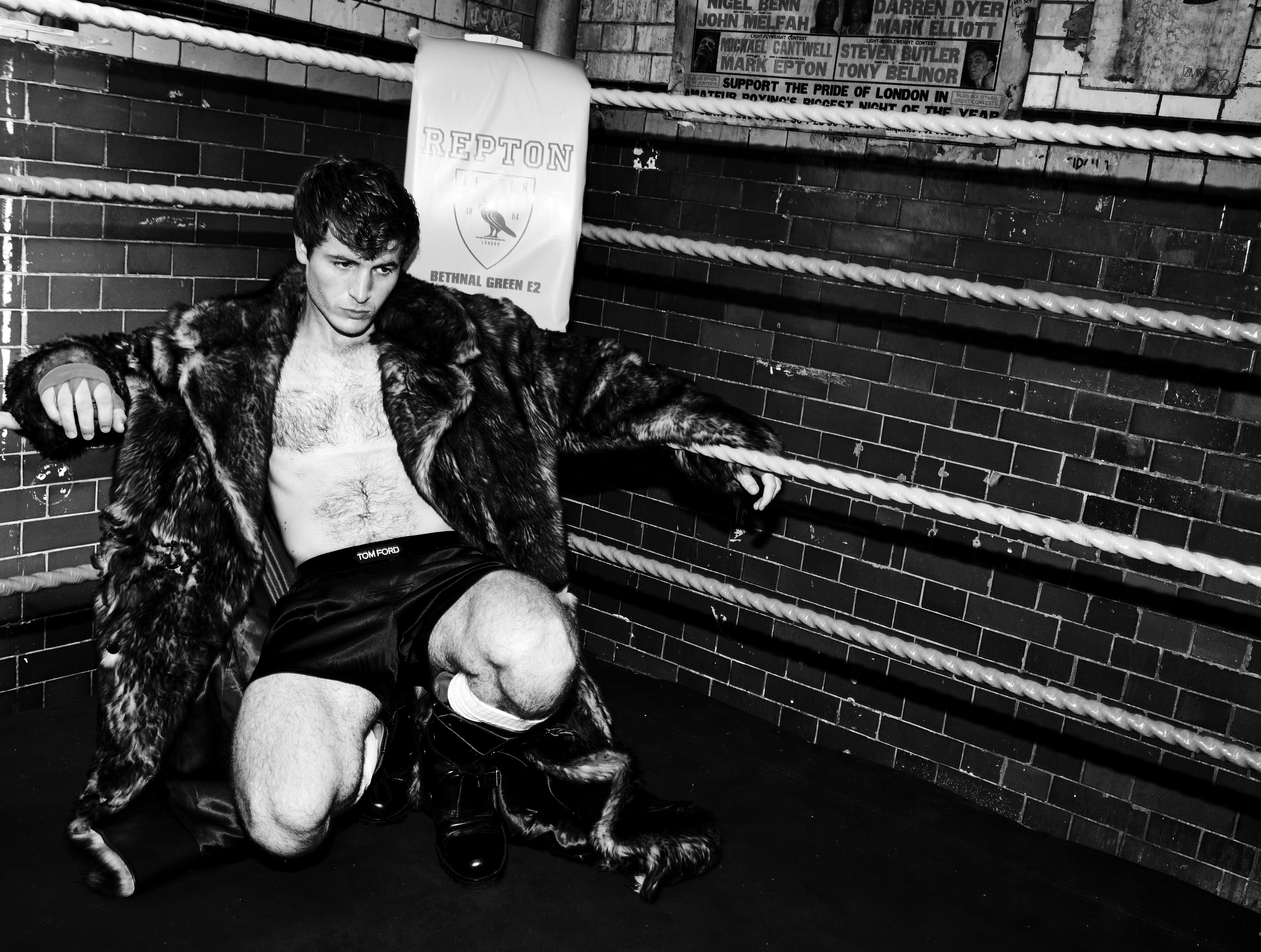 Bella howard kieron moore05