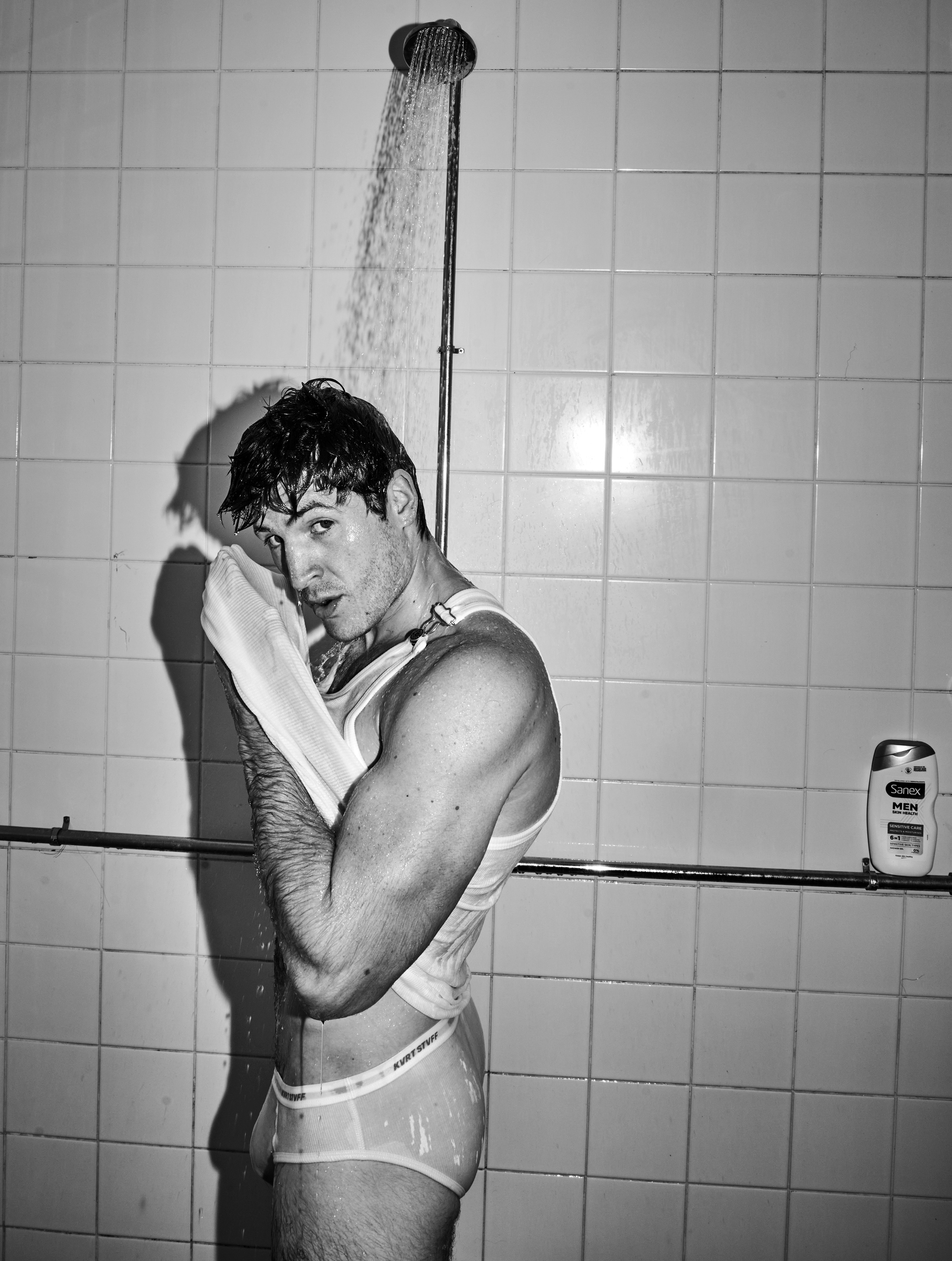 Bella howard kieron moore06