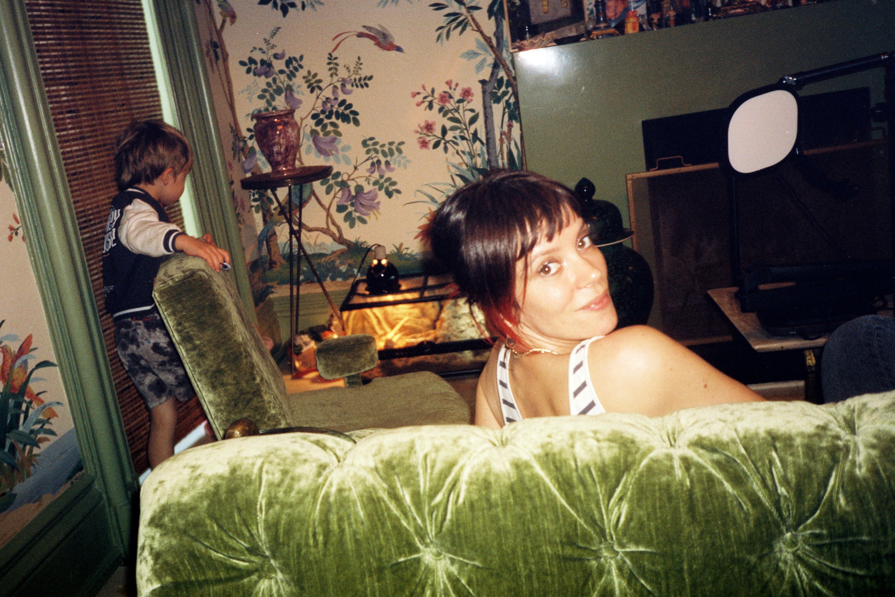 Bella howard lily allen nyc02