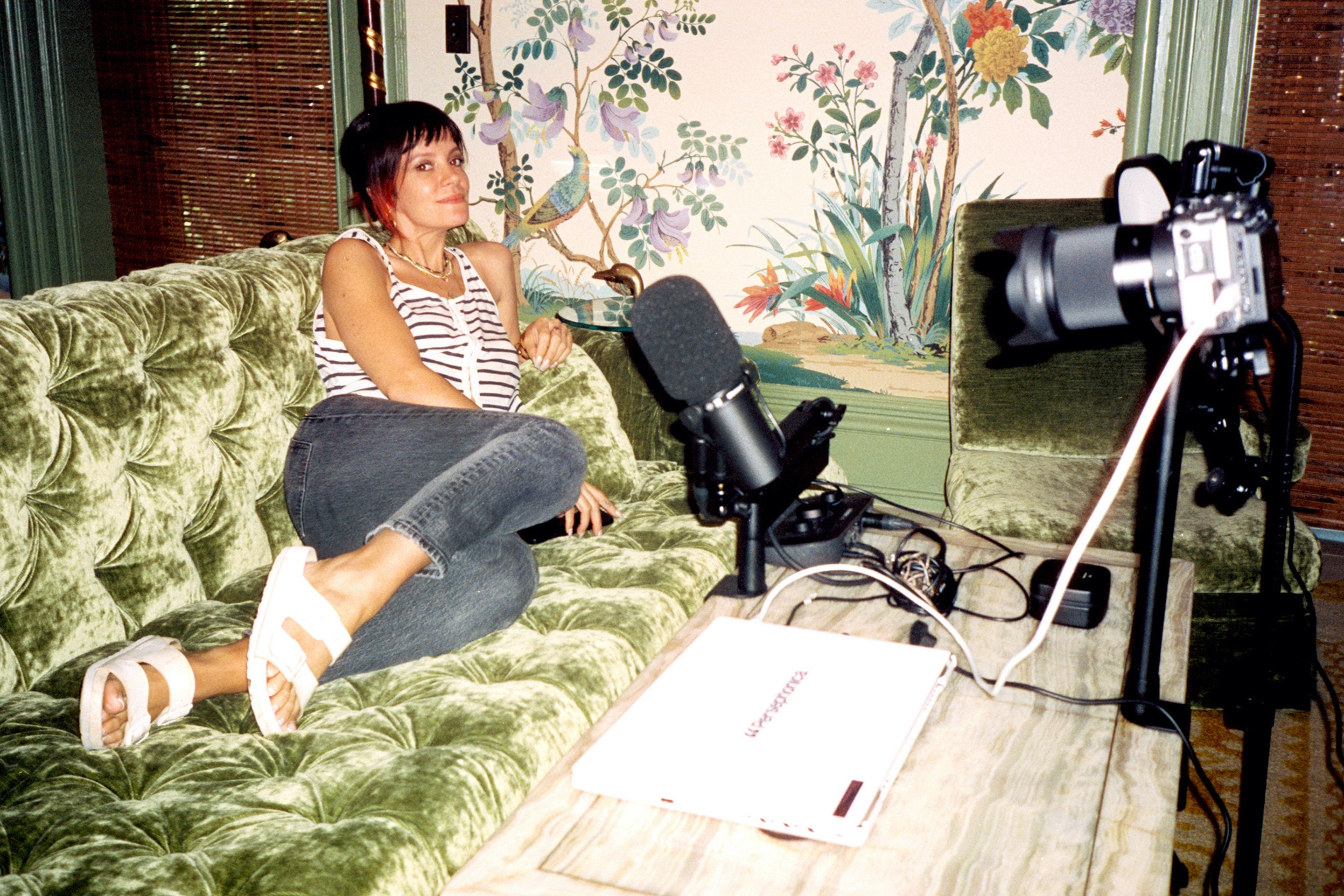 Bella howard lily allen nyc04