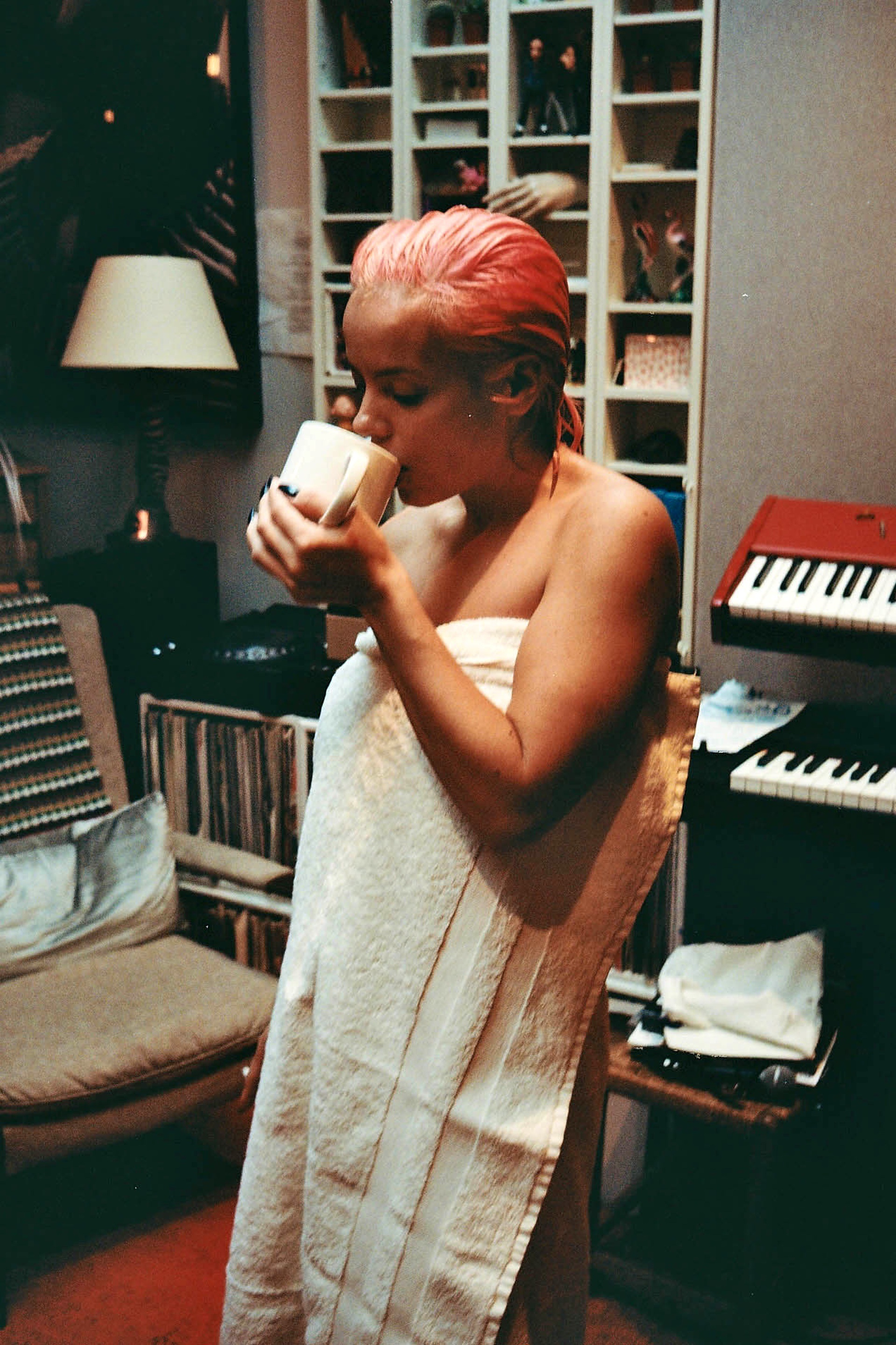 Bella howard lily allen10
