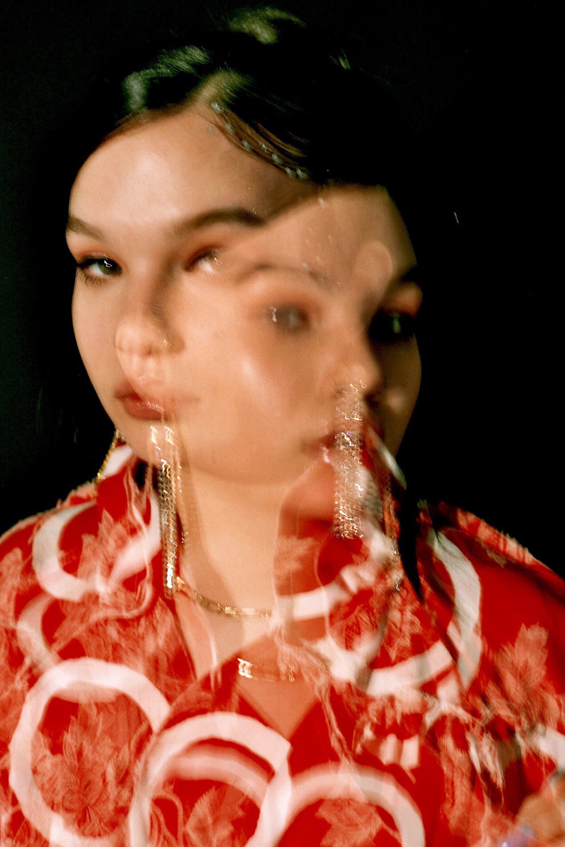 Bella howard lola young05