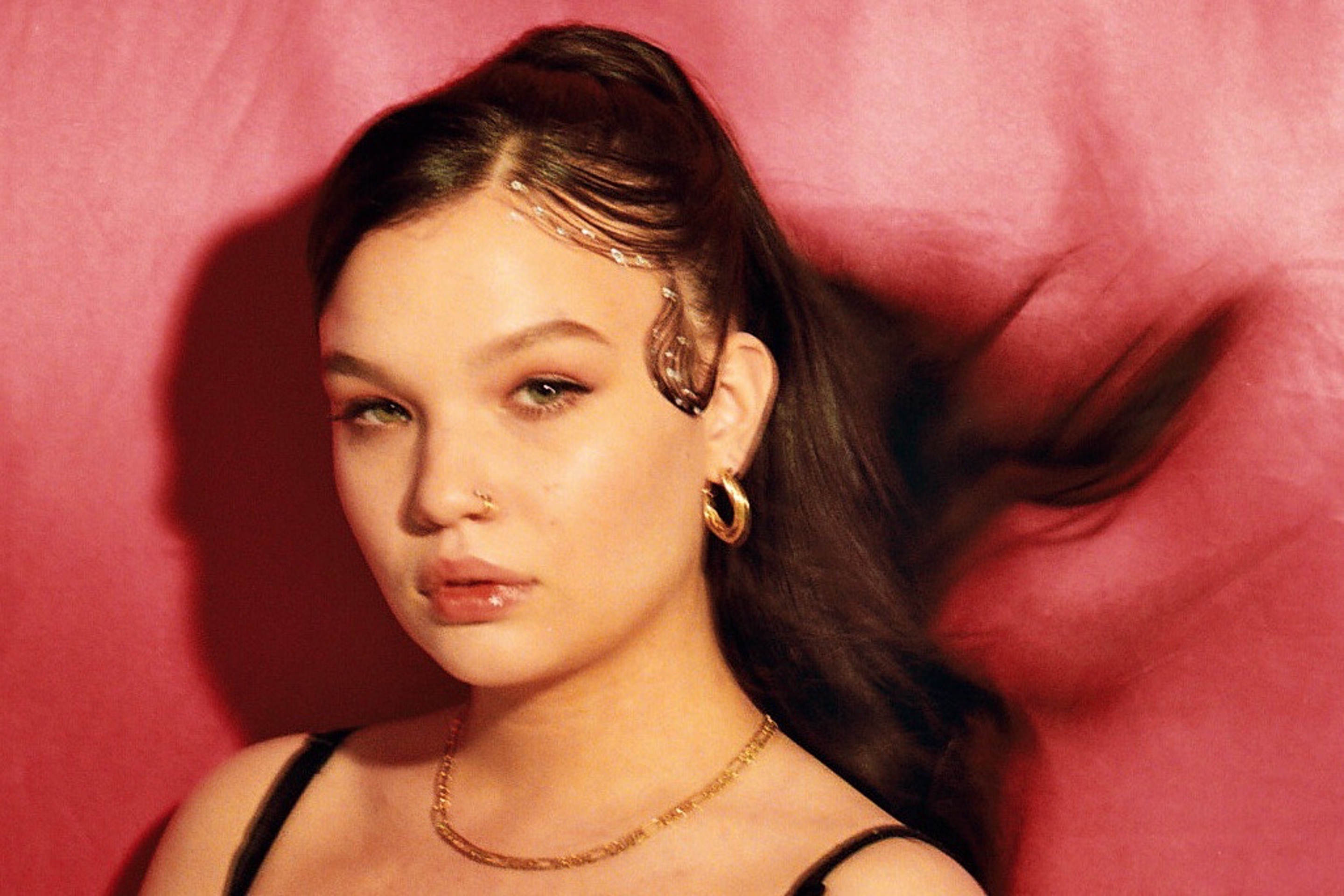 Bella howard lola young07