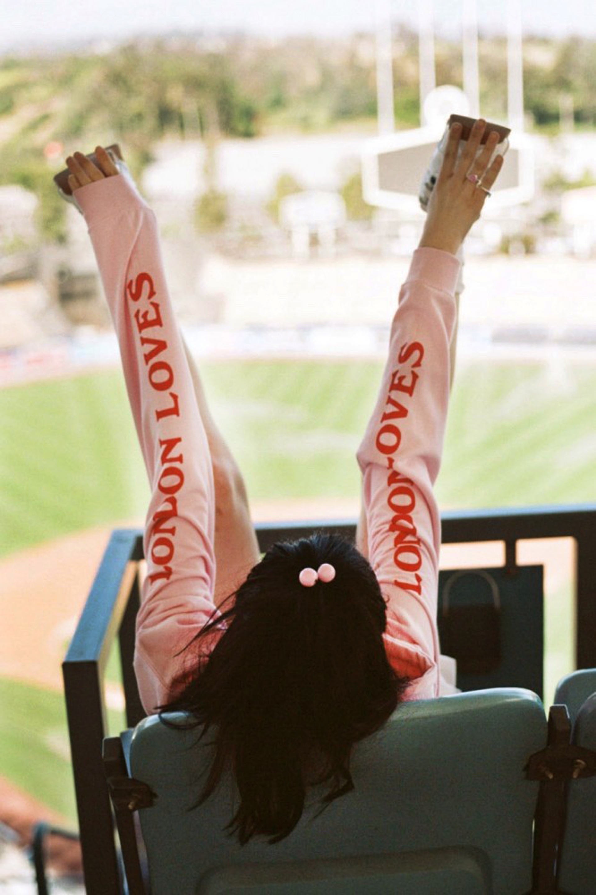 Bella howard london loves la01