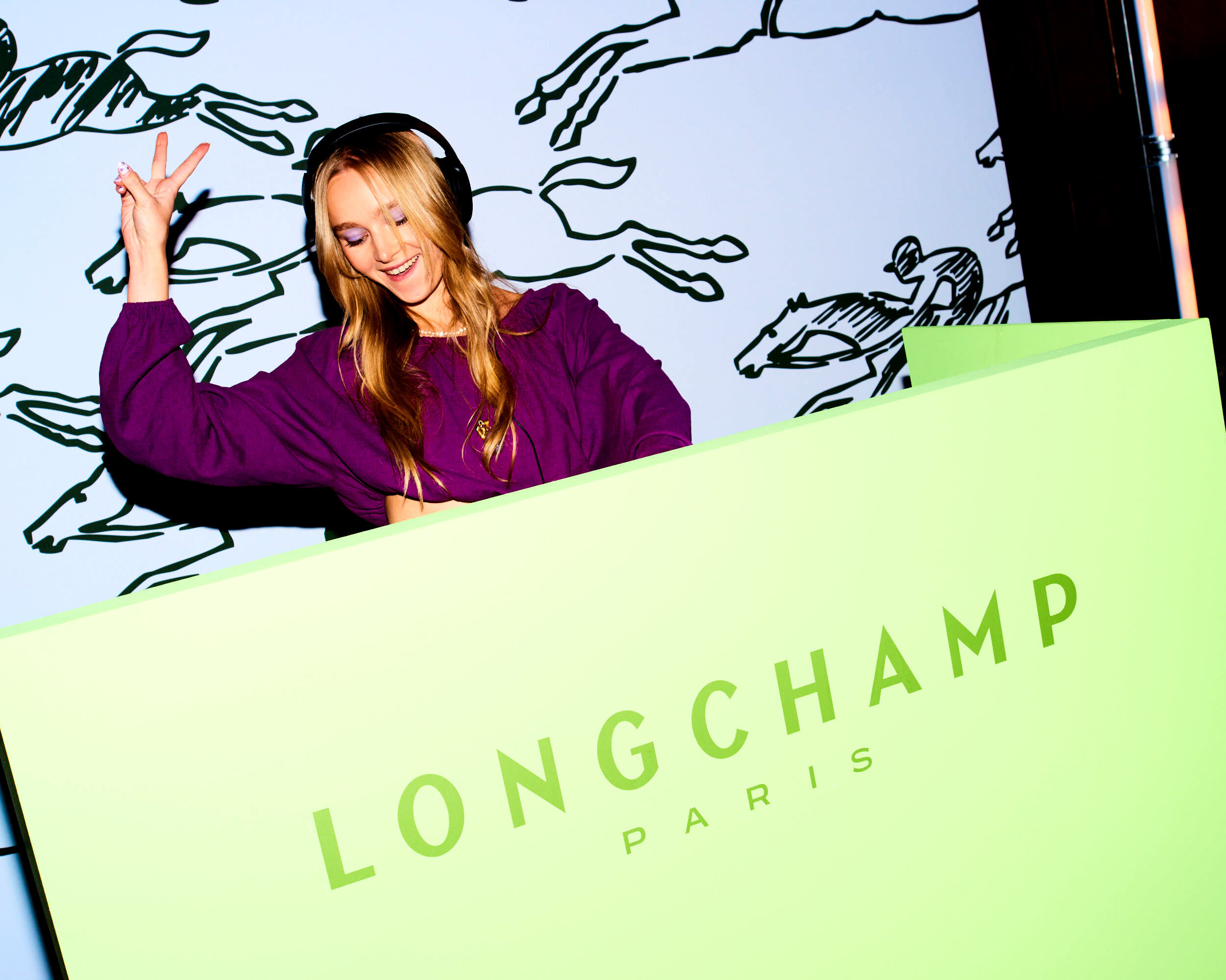 Bella howard longchamp university party 09