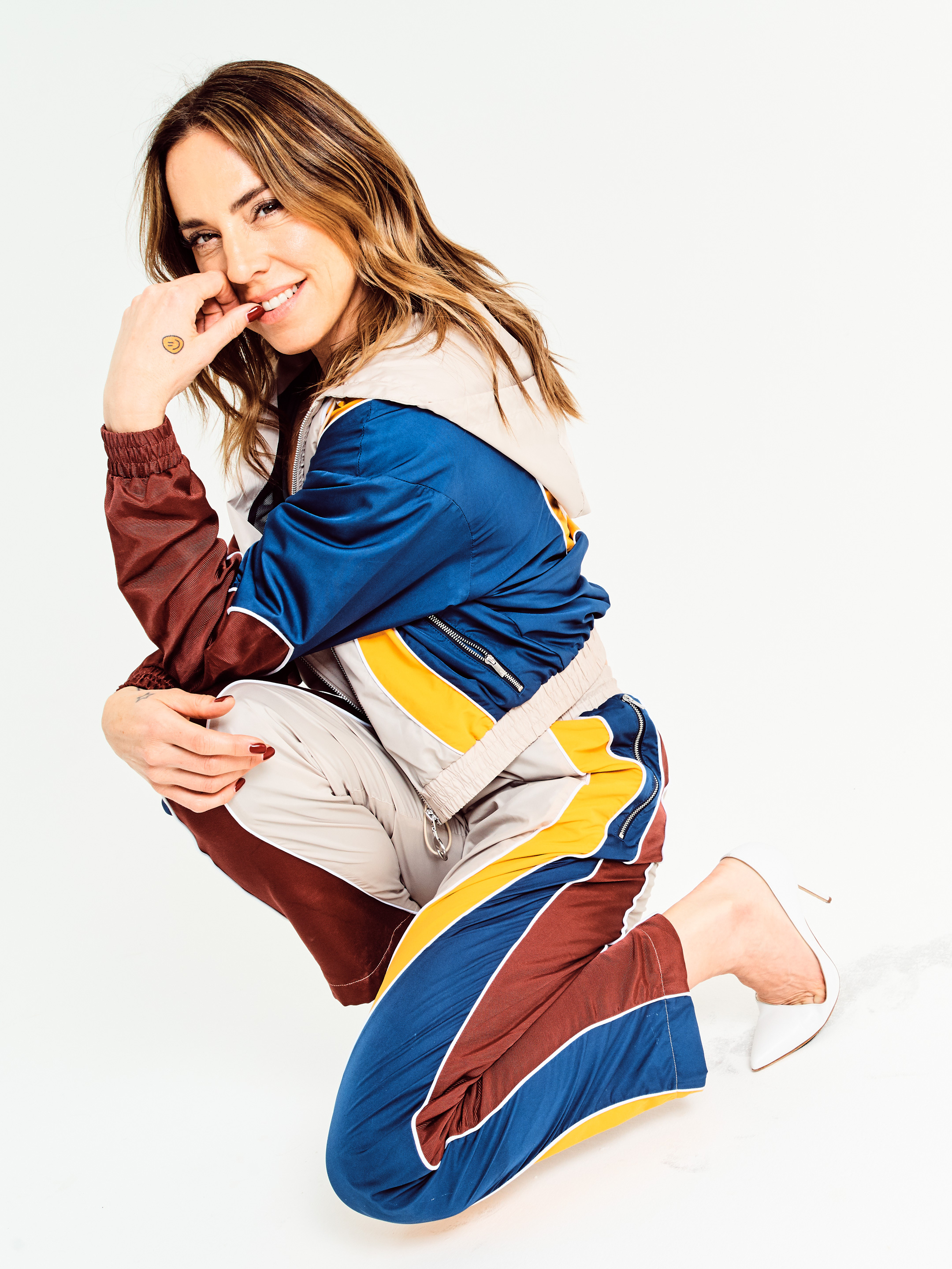 Bella howard mel c 02