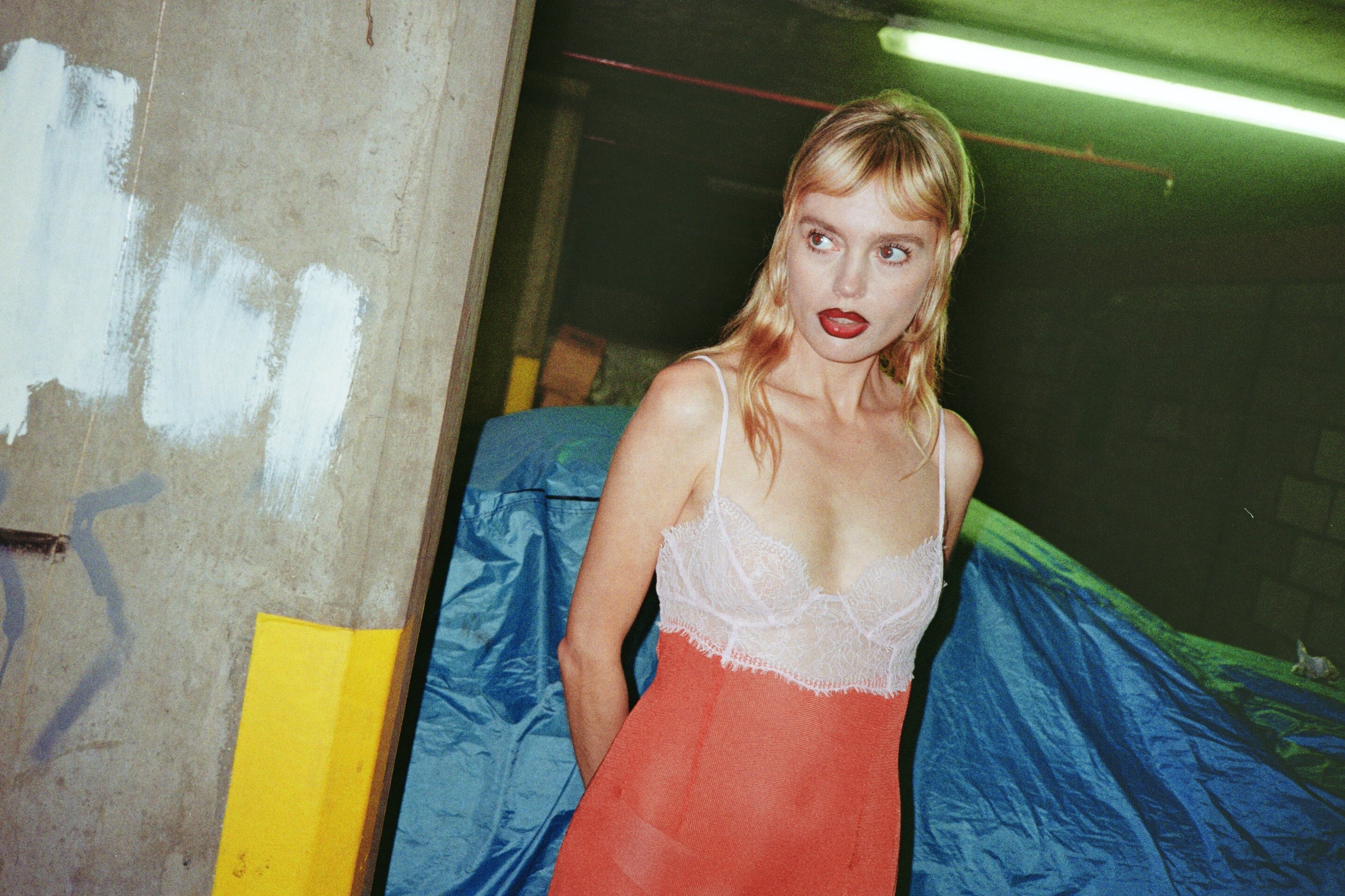 Bella howard milo maria04