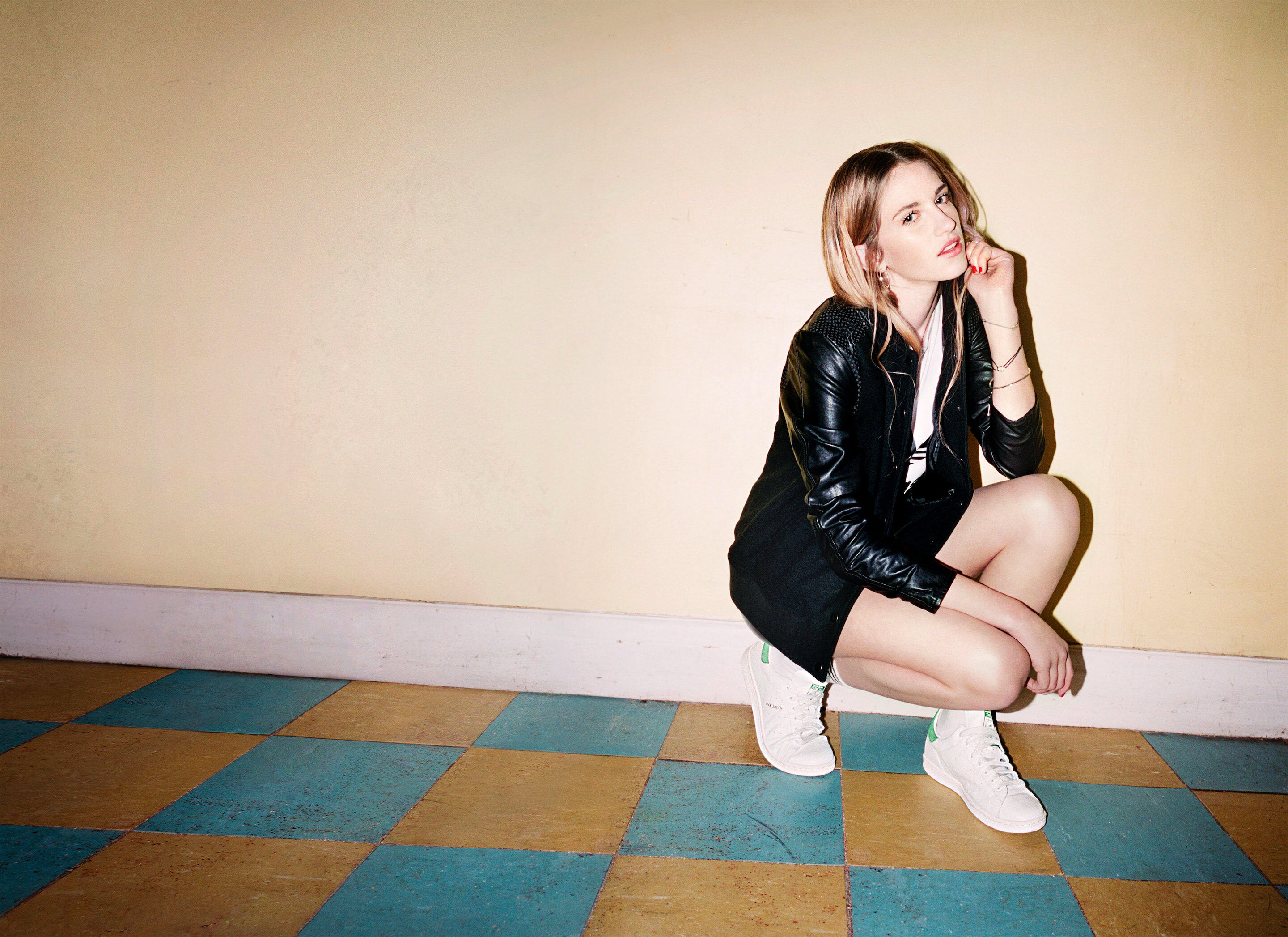 Bella howard stan smith 06