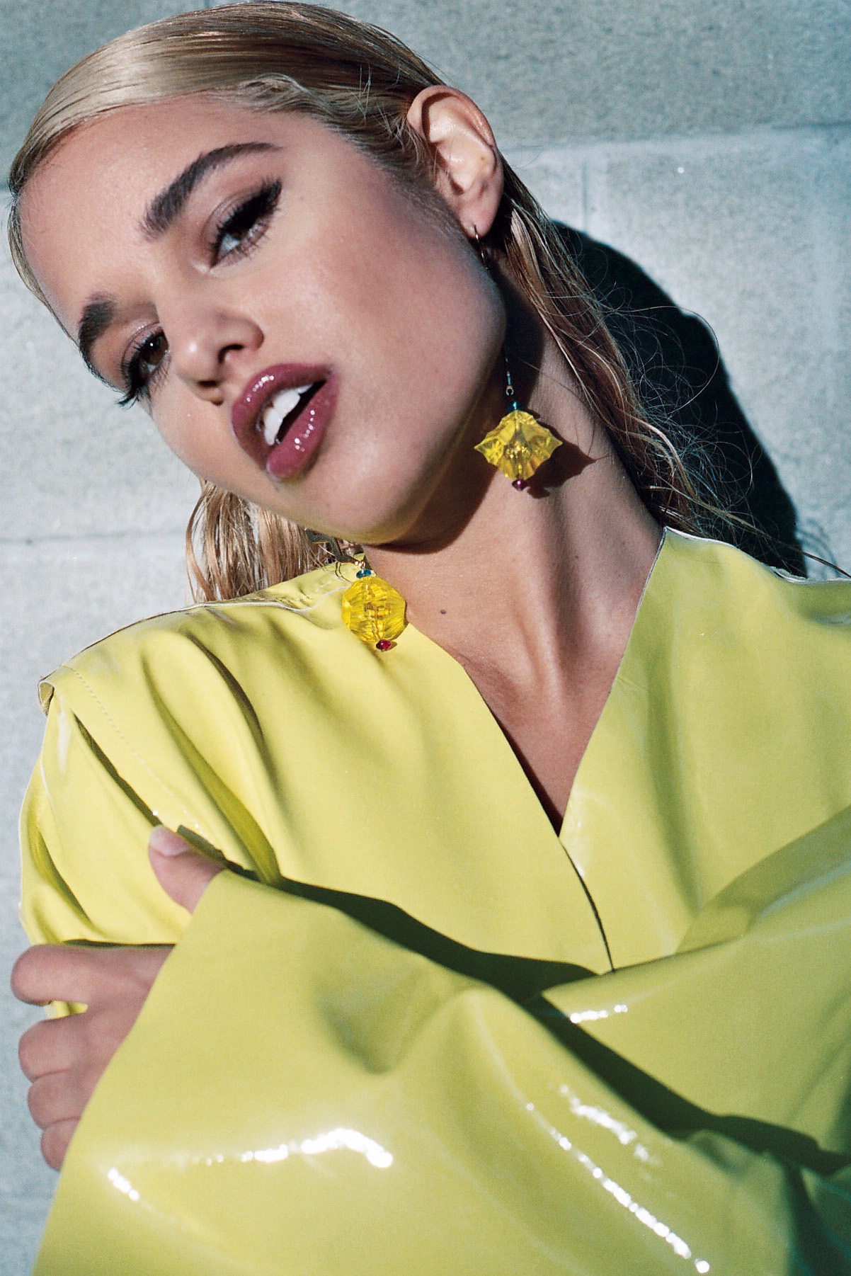 Bella howard tommy genesis 04