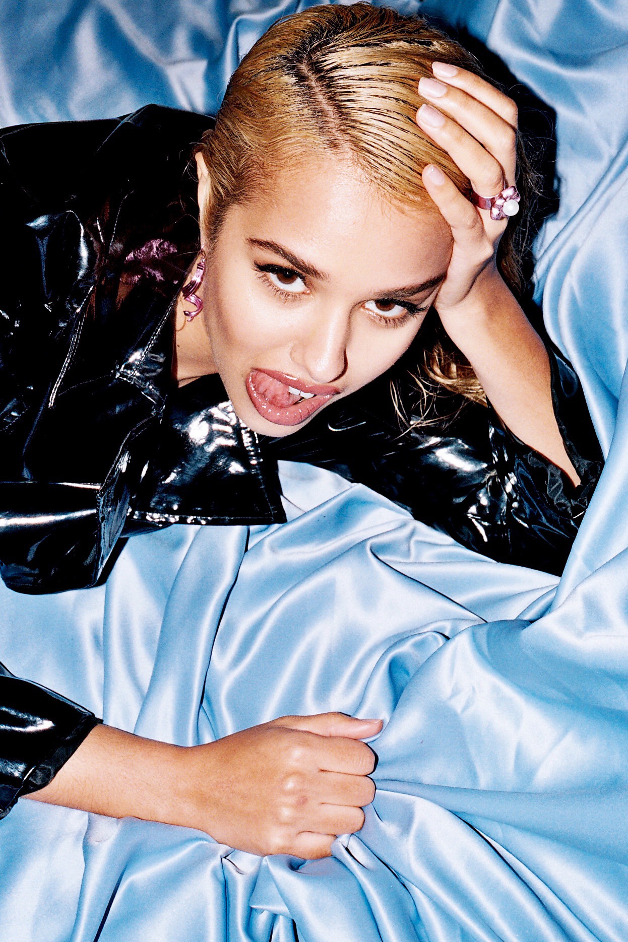 Bella howard tommy genesis 05