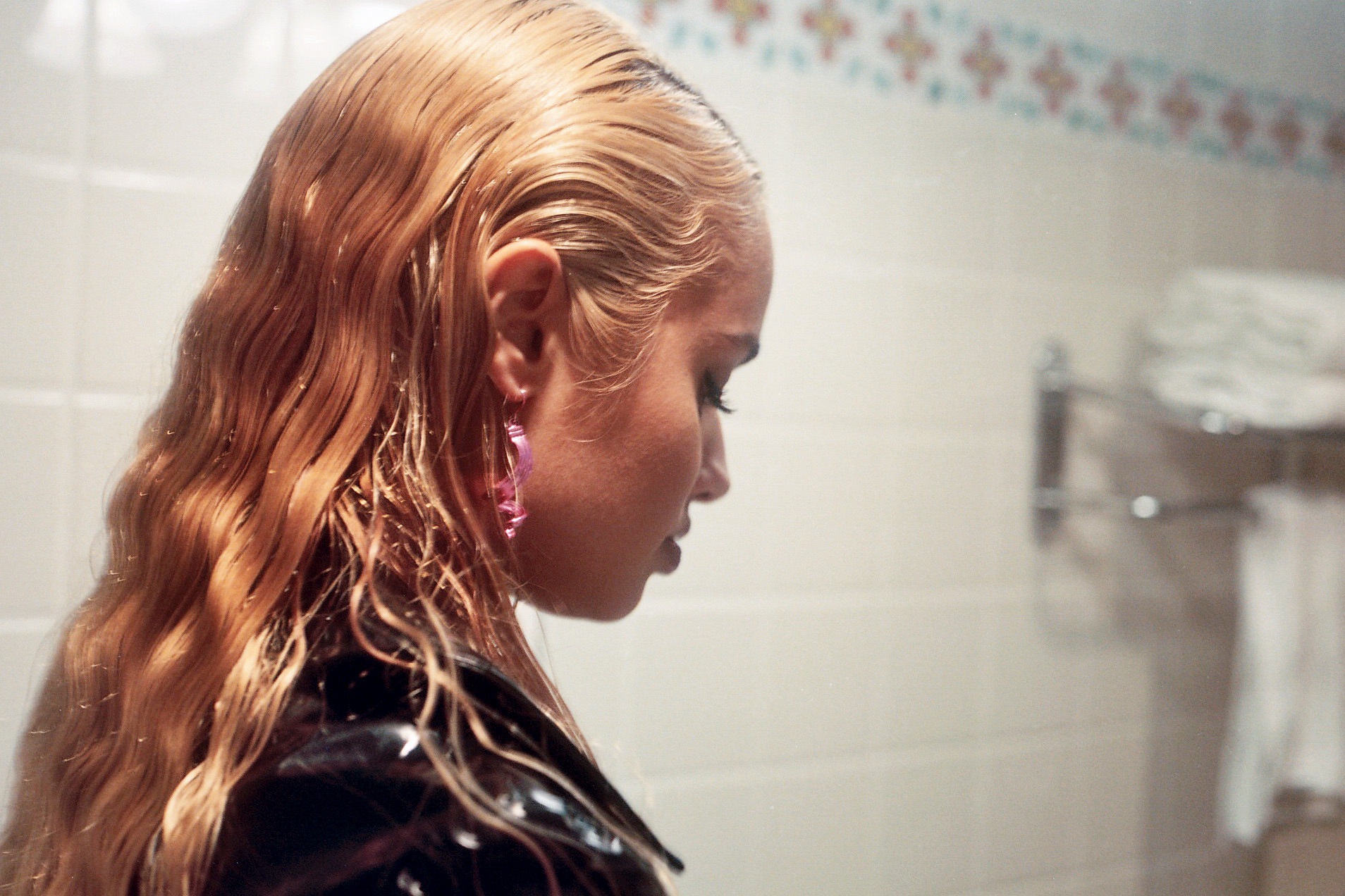 Bella howard tommy genesis 06