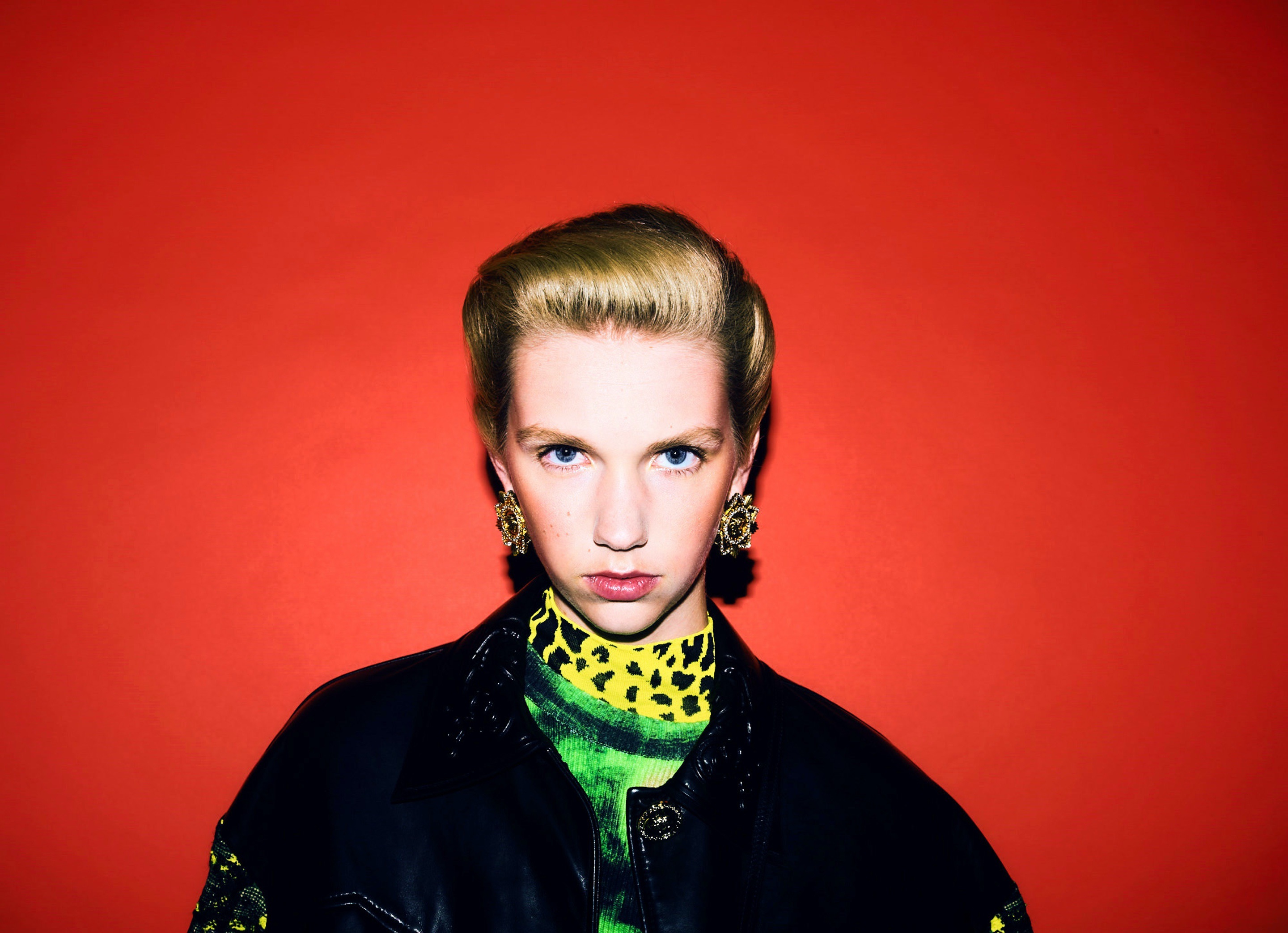 Bella howard versace rev05