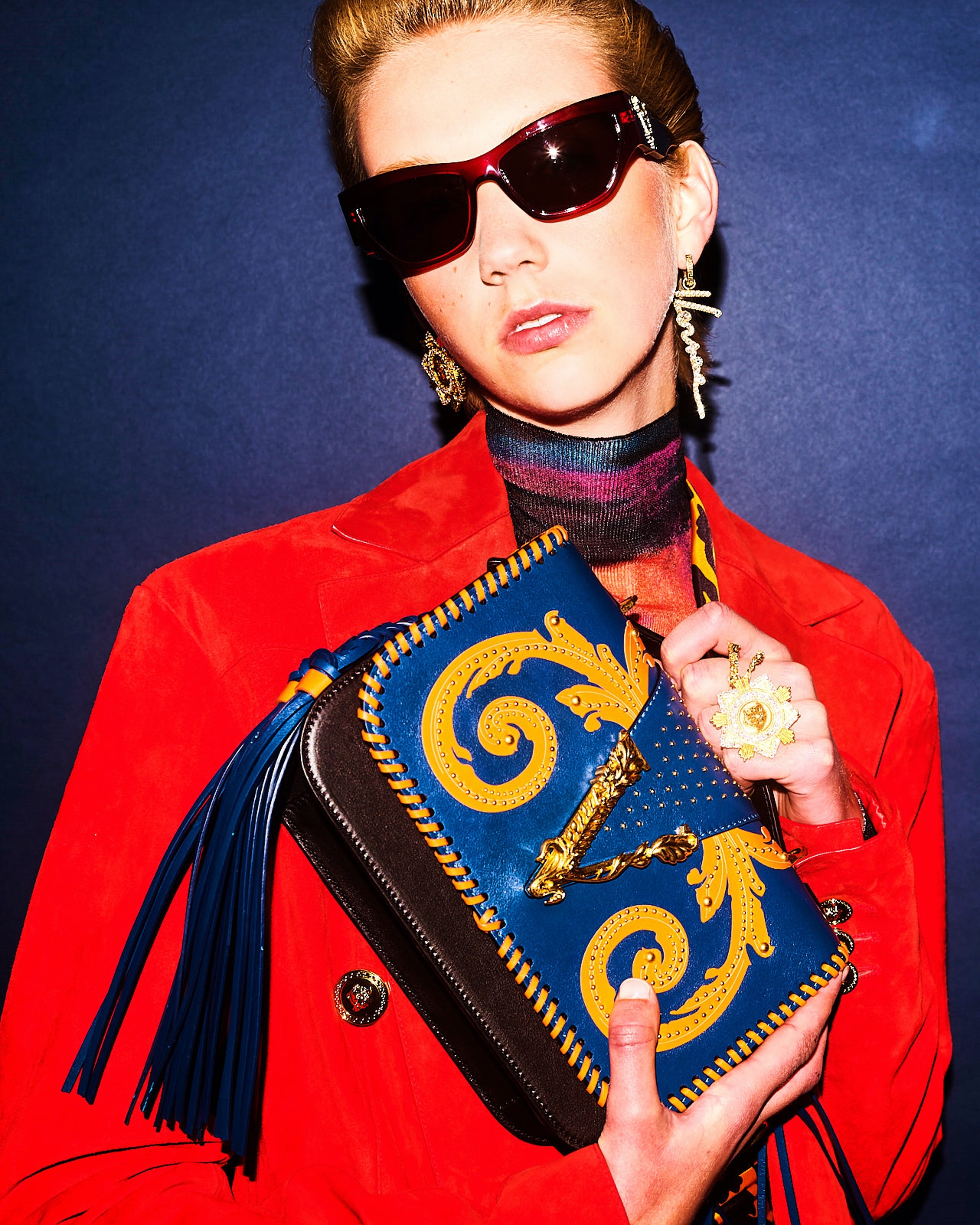 Bella howard versace rev07