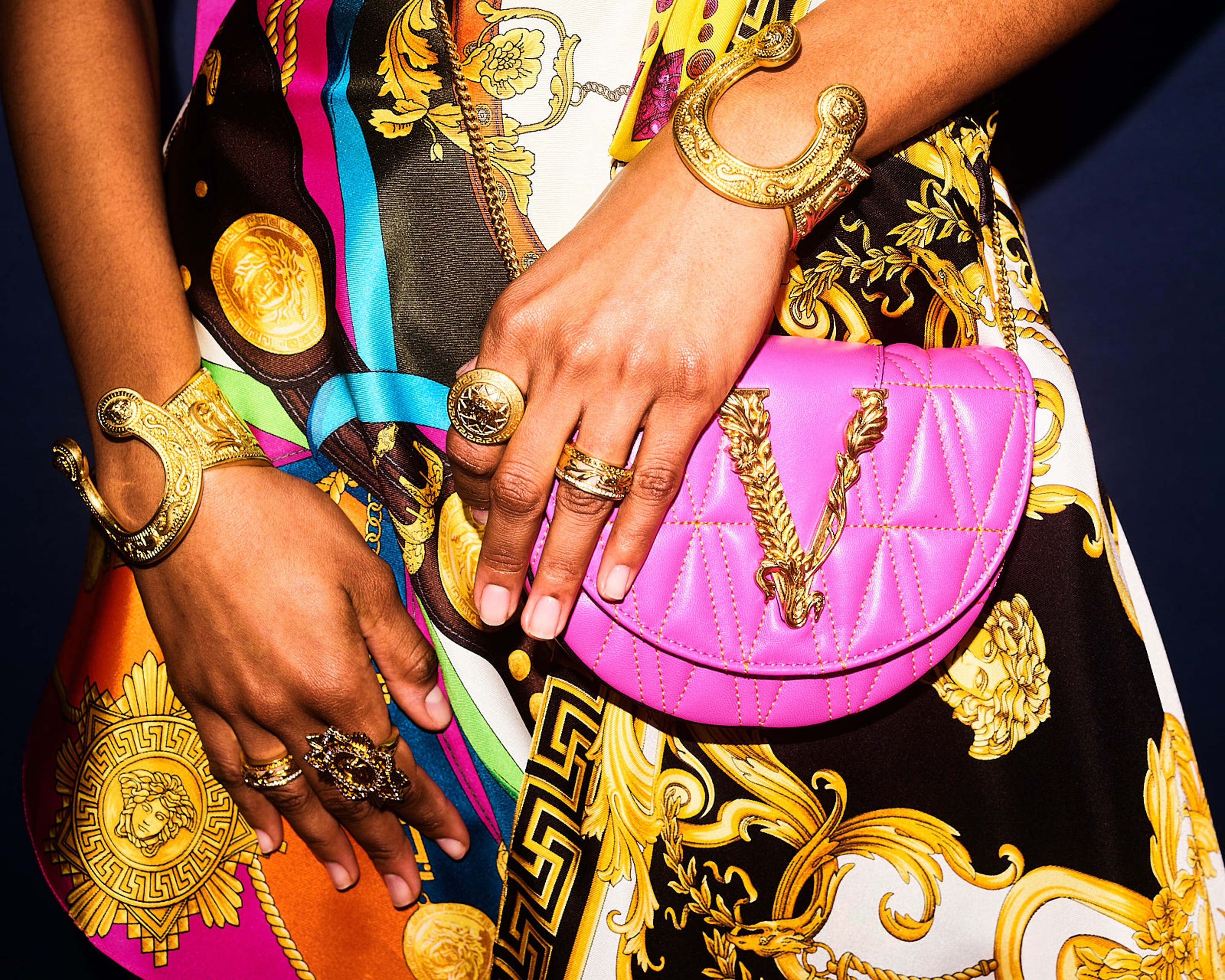 Bella howard versace rev08