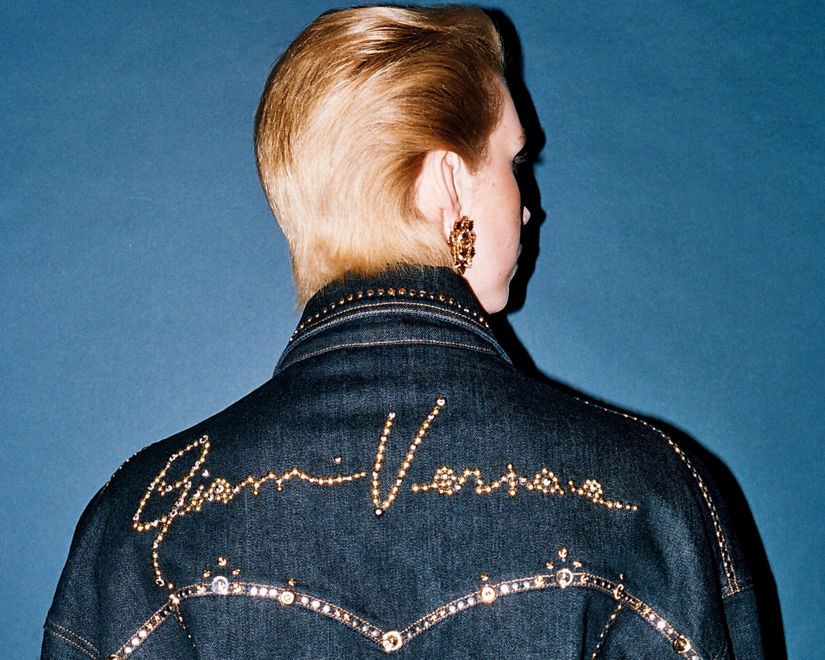 Bella howard versace rev22