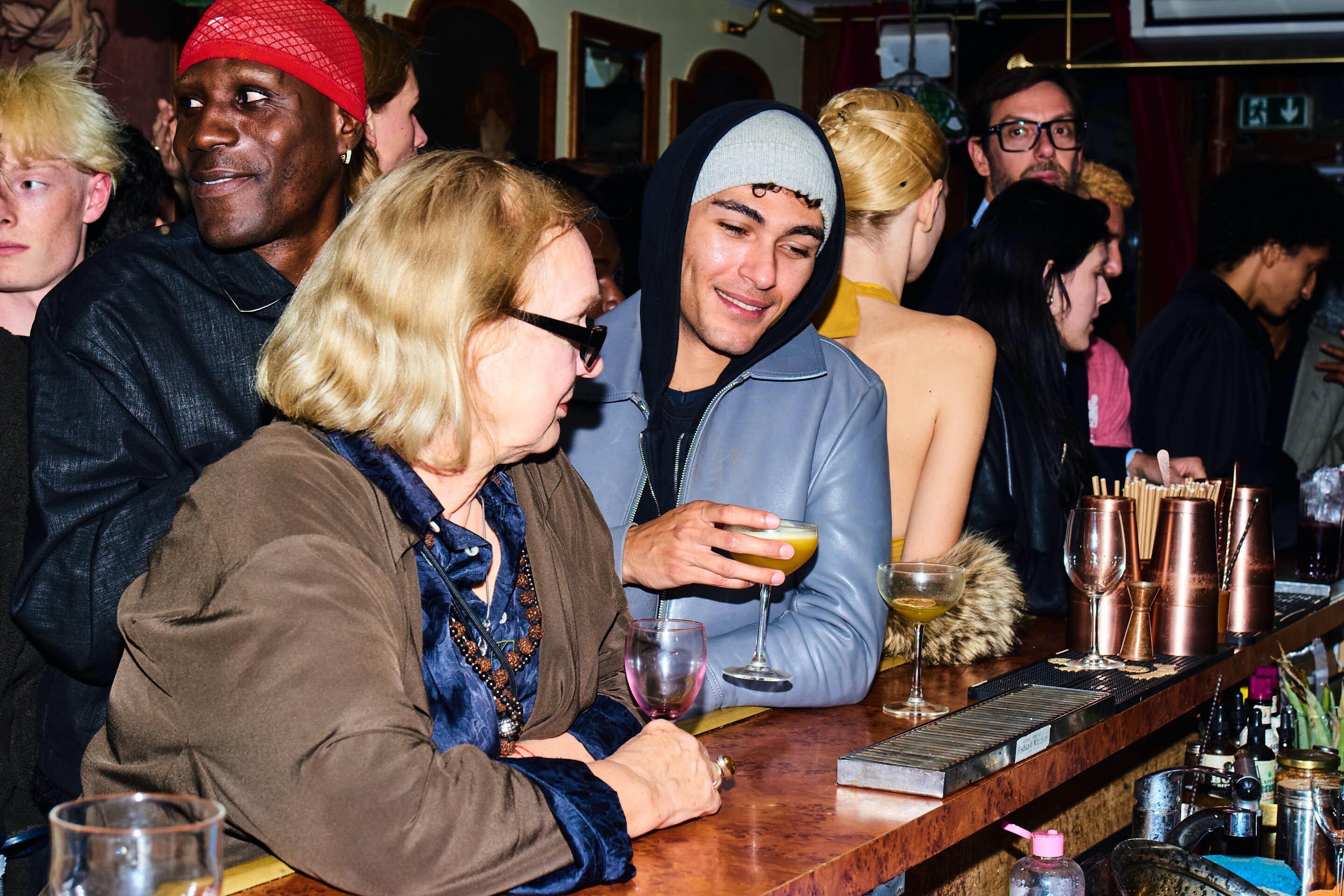 Bella howard vivienne westwood backstage06