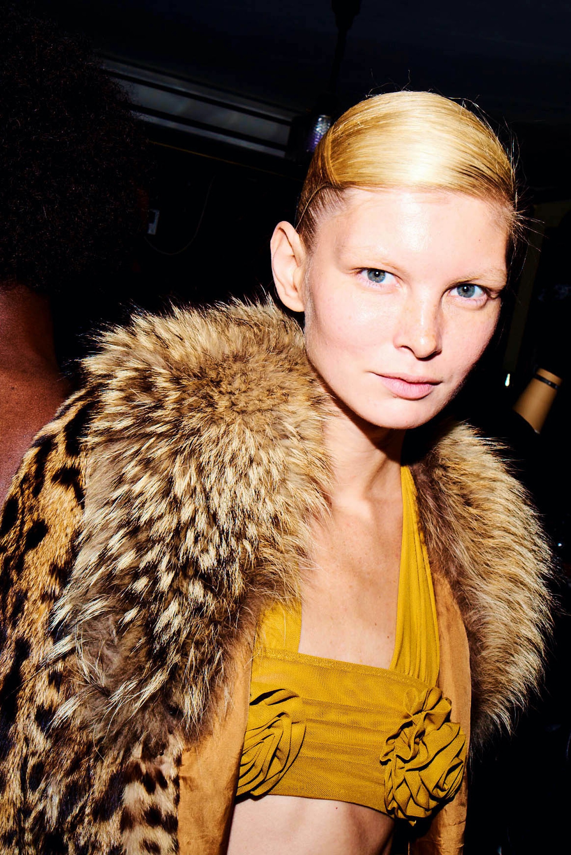 Bella howard vivienne westwood backstage38